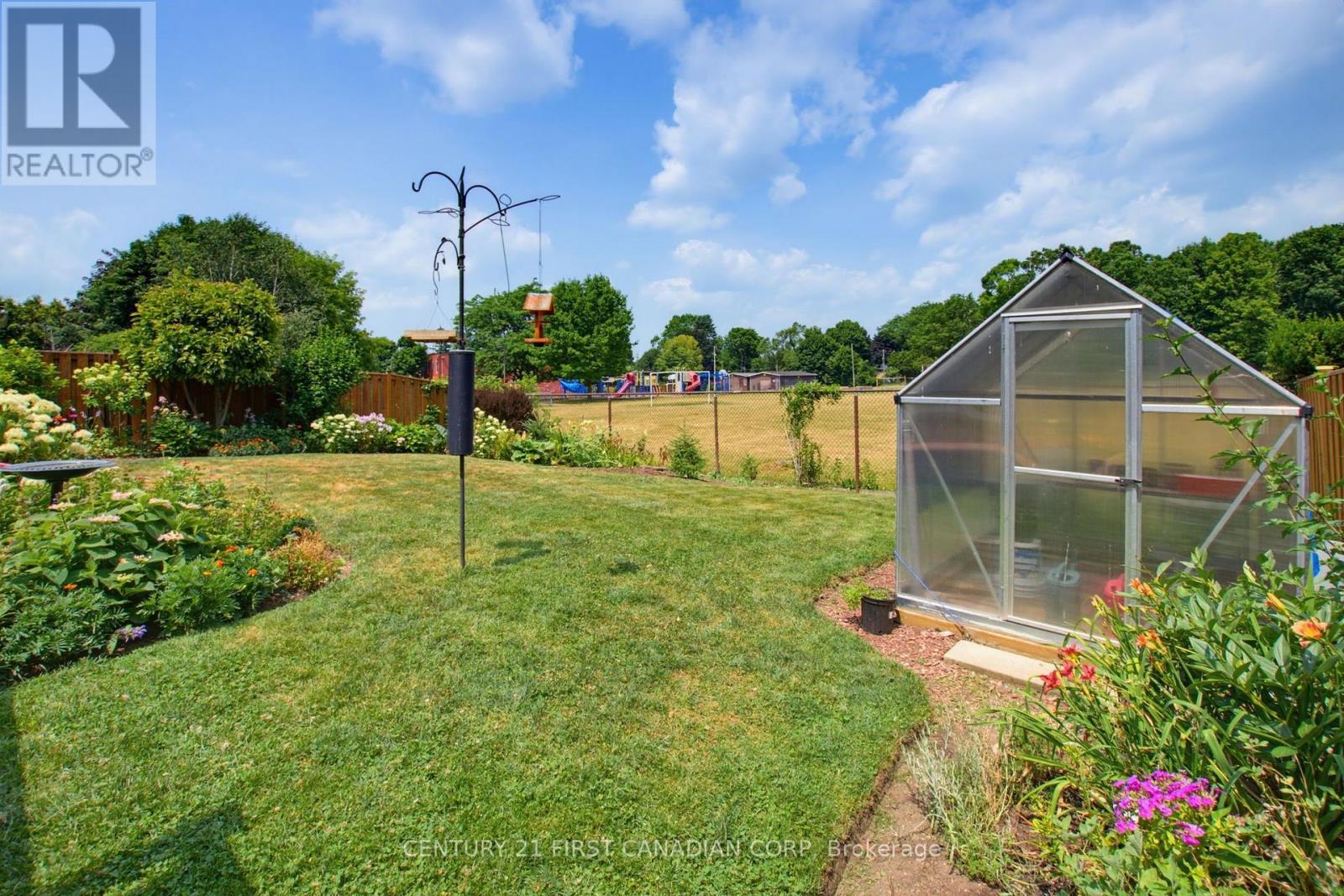 127 CHALFONT CRESCENT - 40
