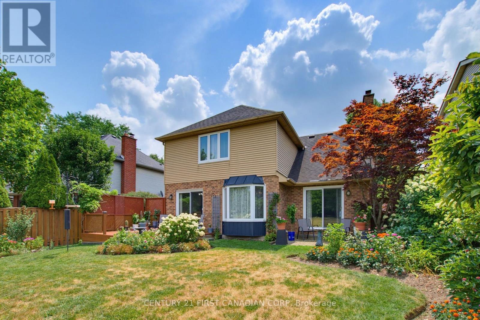 127 CHALFONT CRESCENT - 42