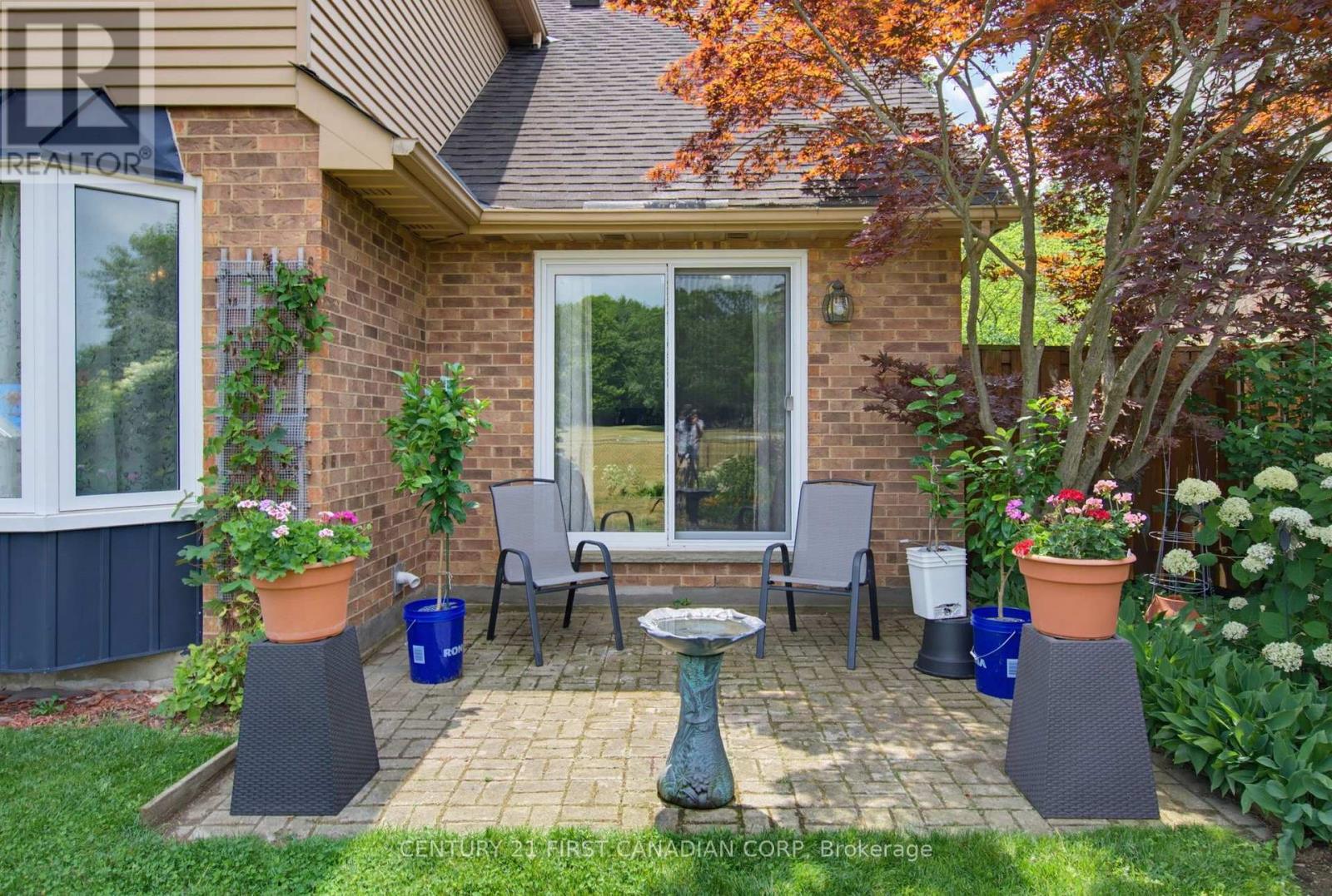 127 CHALFONT CRESCENT - 43