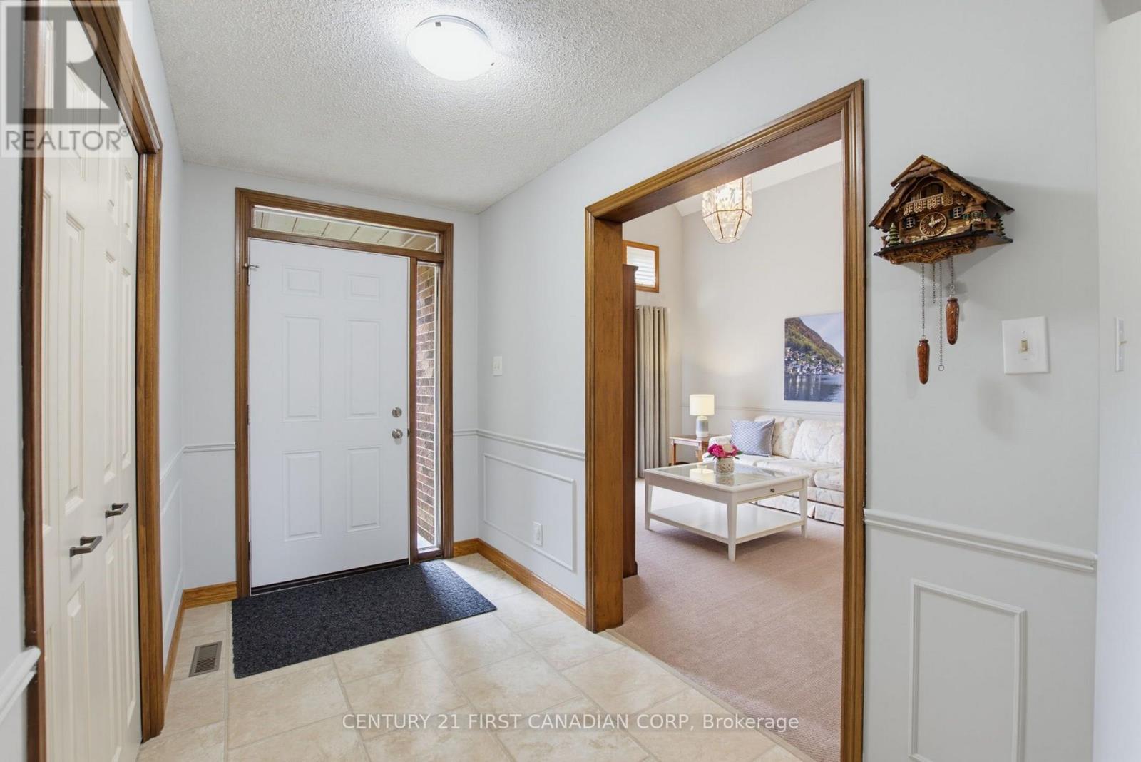 127 CHALFONT CRESCENT - 6