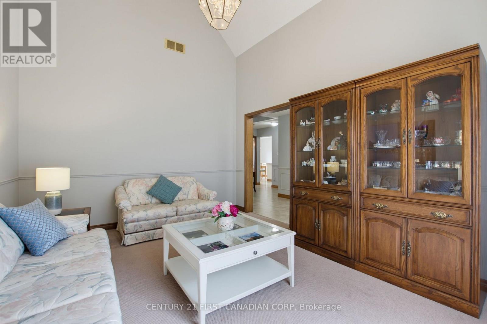 127 CHALFONT CRESCENT - 7