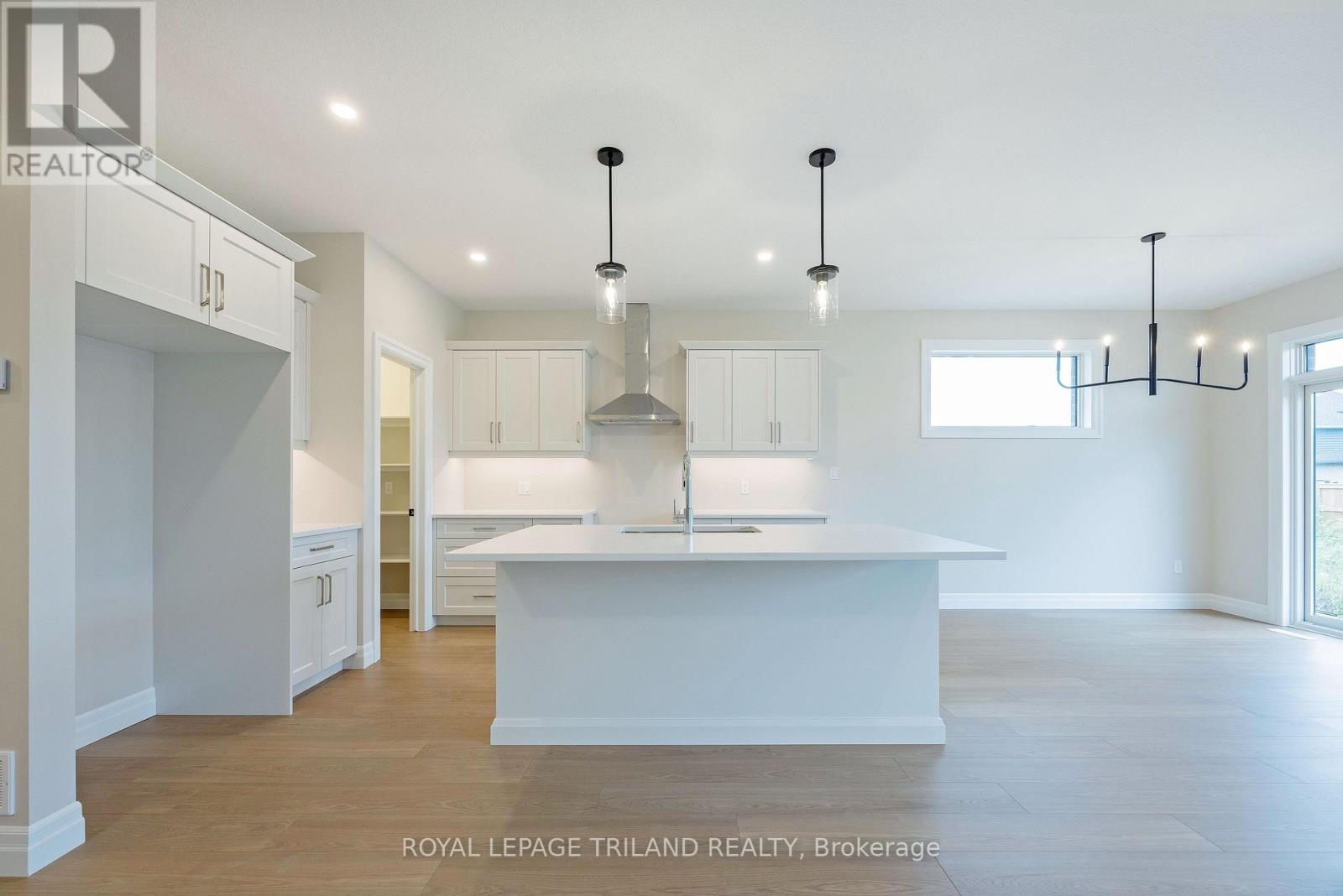 155 SHAW VALLEY DRIVE - 19