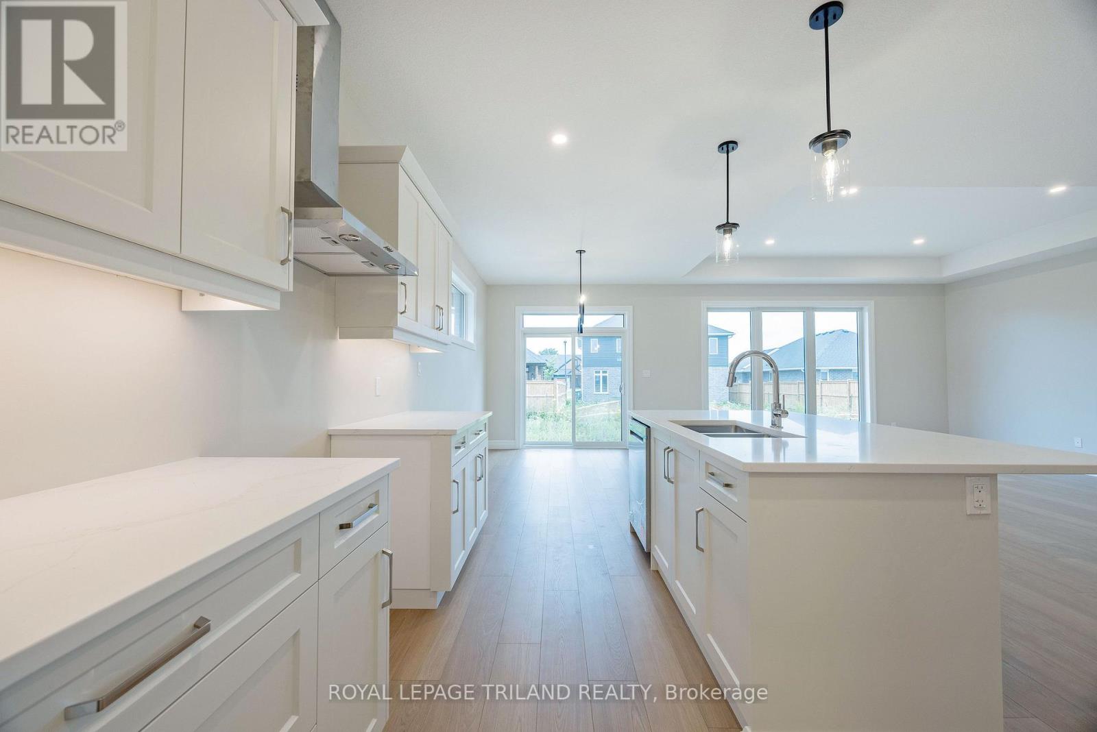 155 SHAW VALLEY DRIVE - 21