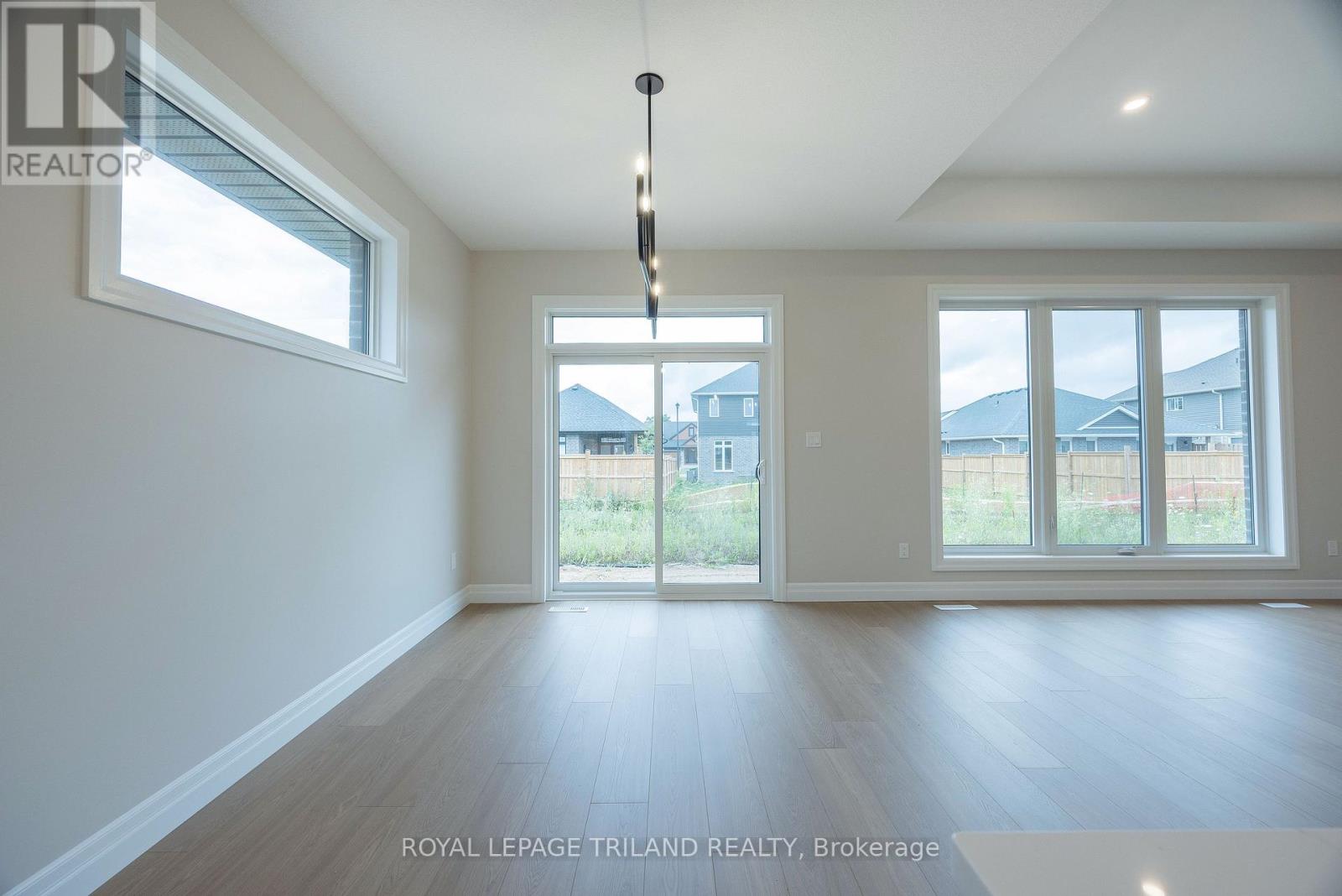 155 SHAW VALLEY DRIVE - 23