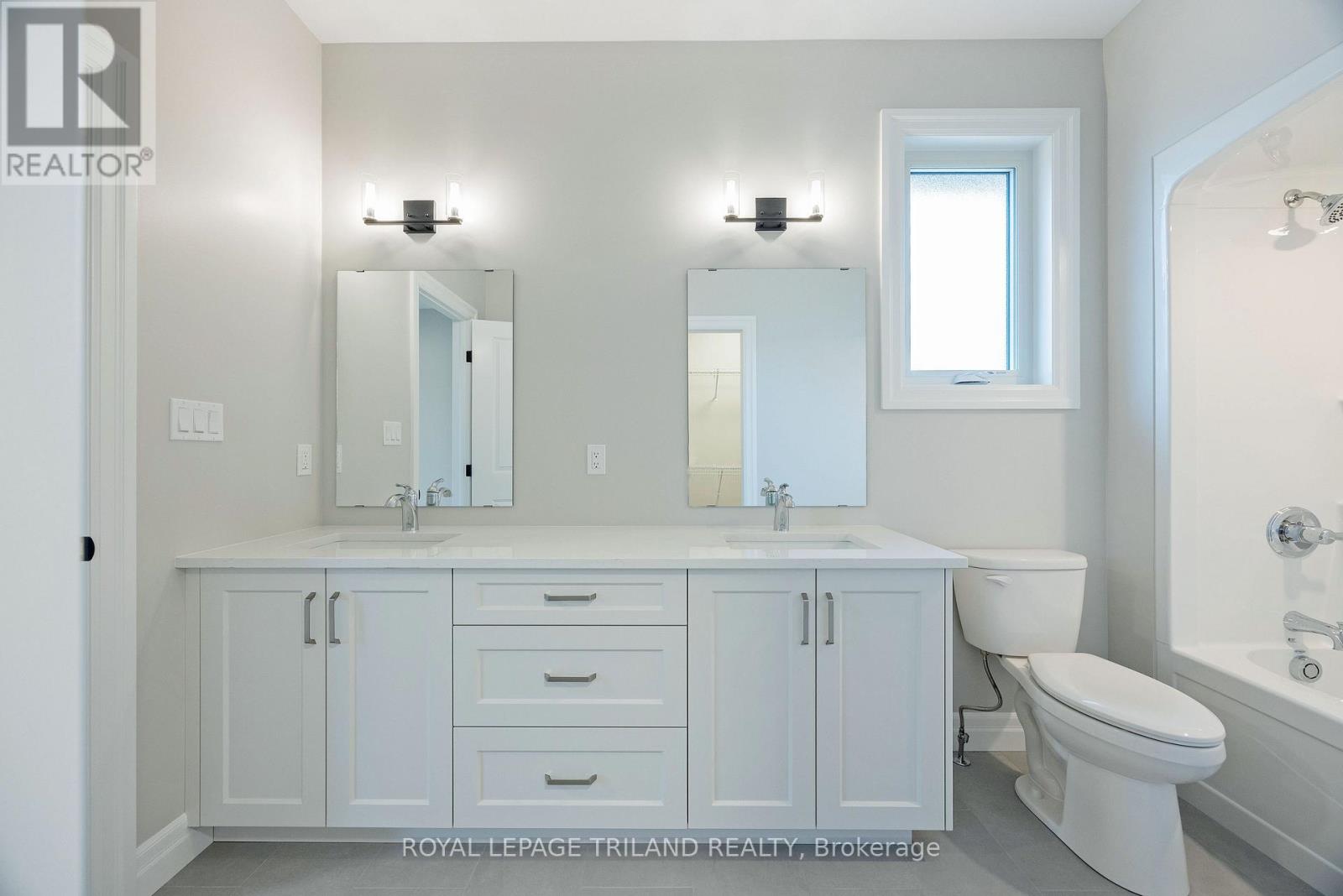 155 SHAW VALLEY DRIVE - 32