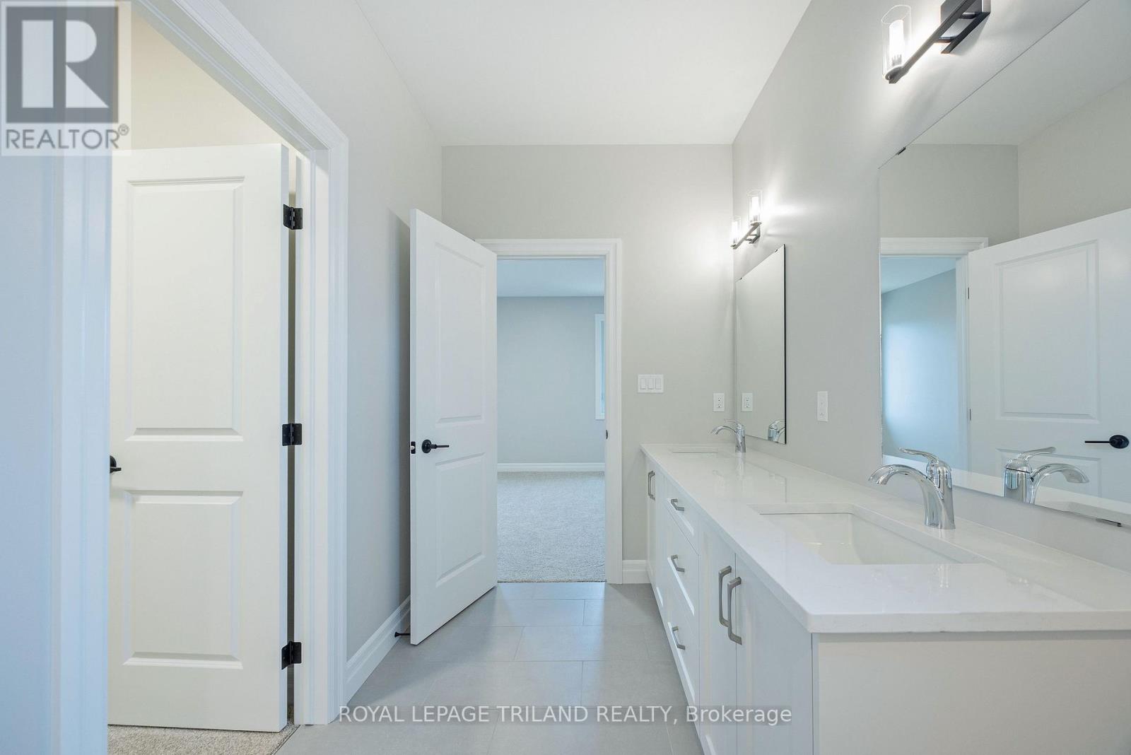 155 SHAW VALLEY DRIVE - 33