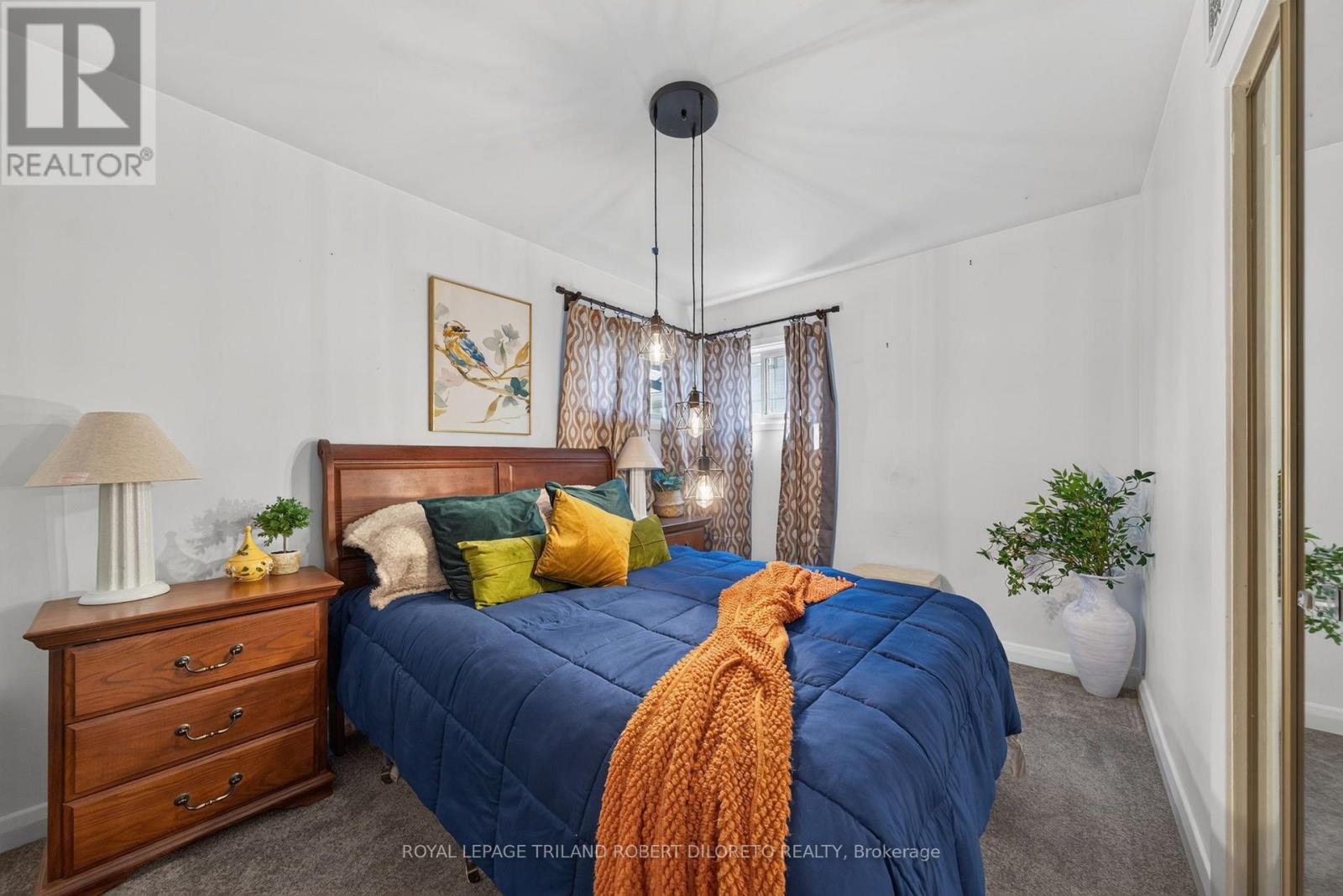 238 STARLIGHT AVENUE - 17