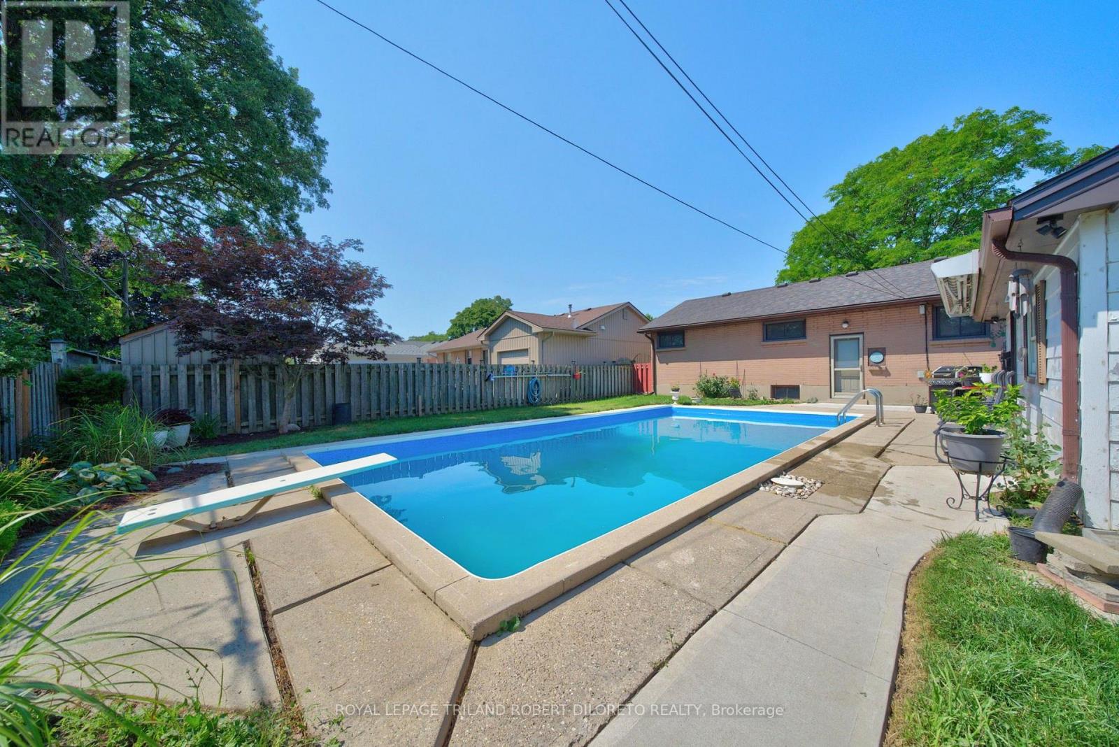 238 STARLIGHT AVENUE - 4