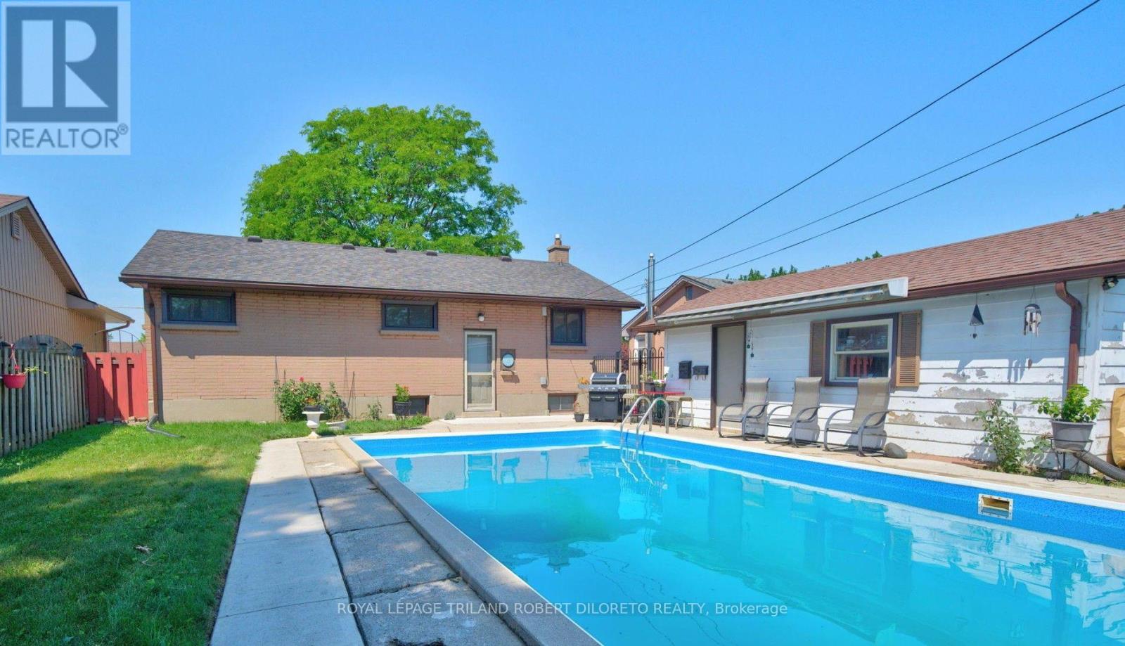 238 STARLIGHT AVENUE - 5