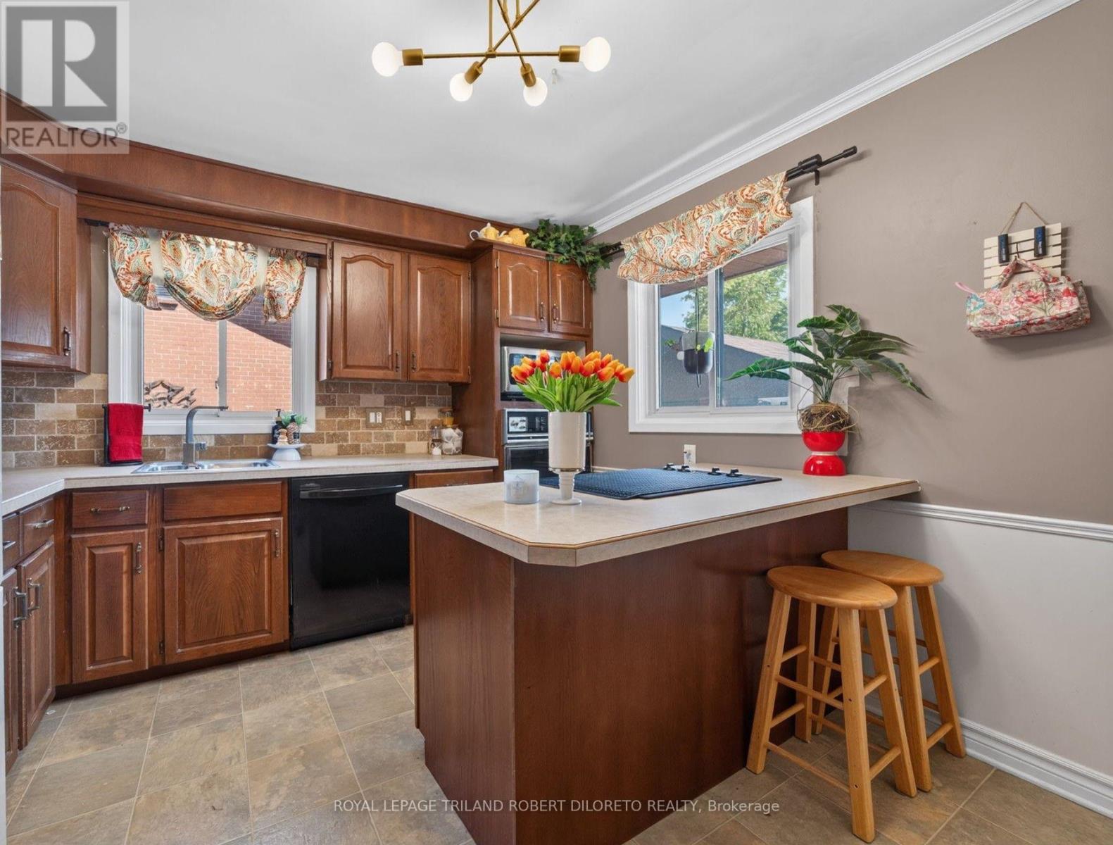 238 STARLIGHT AVENUE - 9