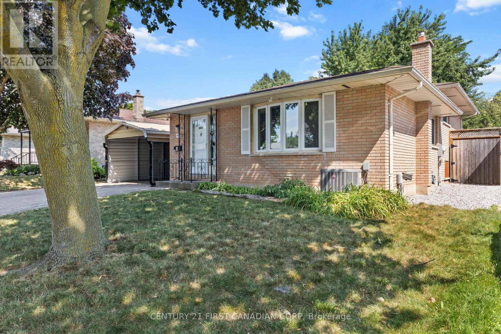 4 ARCHER CRESCENT - 2