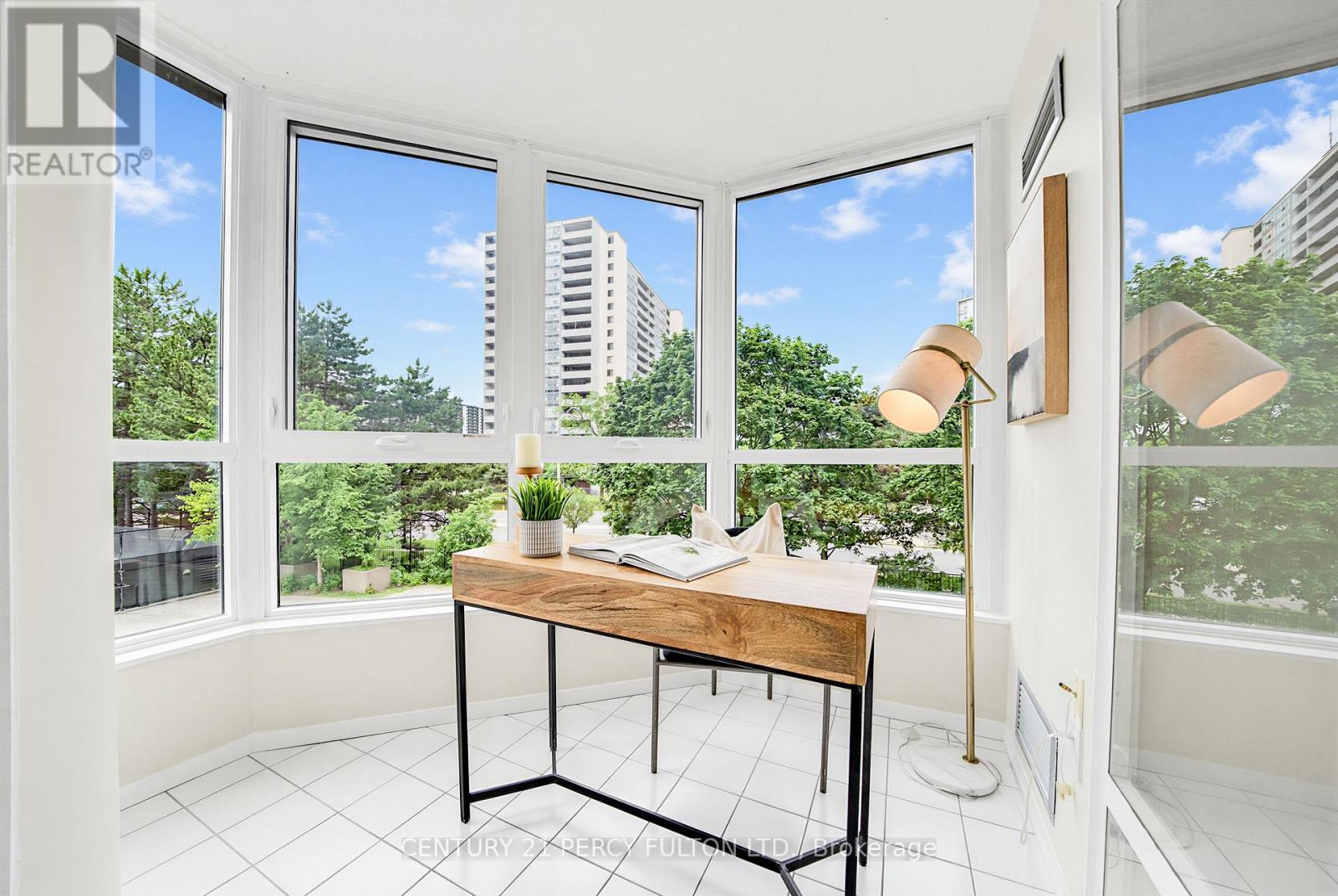 #206B 3231 EGLINTON AVENUE E - 15