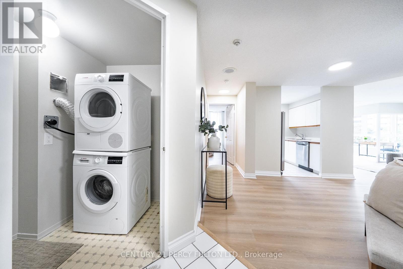 #206B 3231 EGLINTON AVENUE E - 16