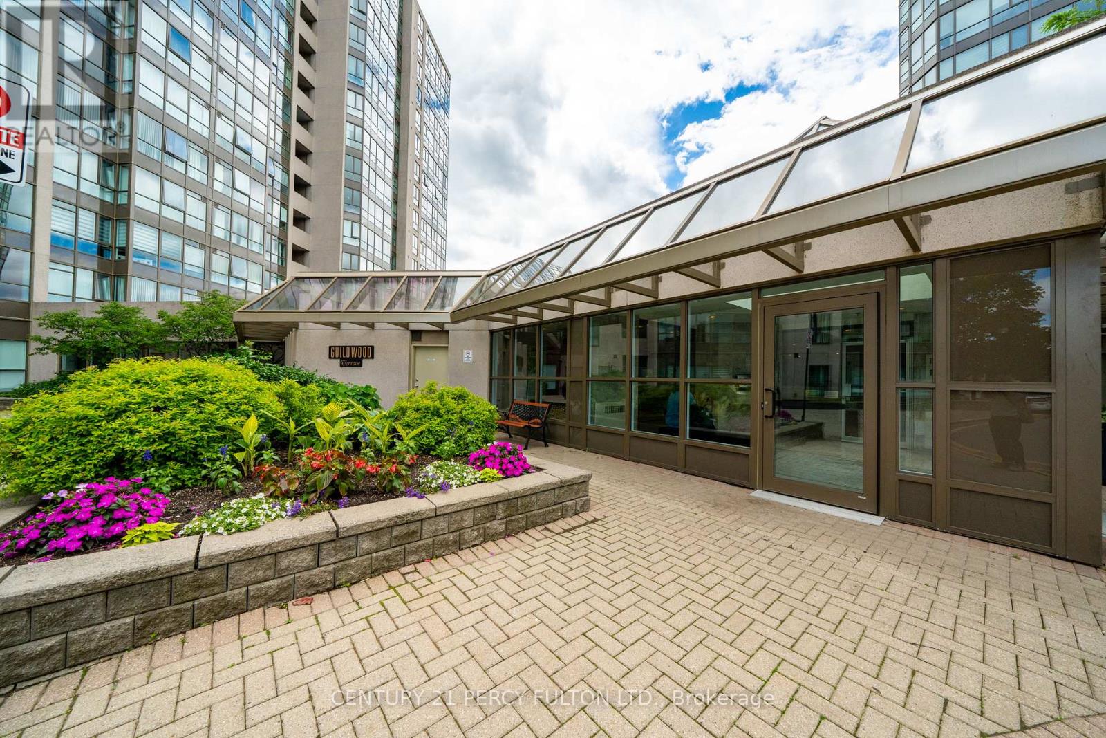 #206B 3231 EGLINTON AVENUE E - 2
