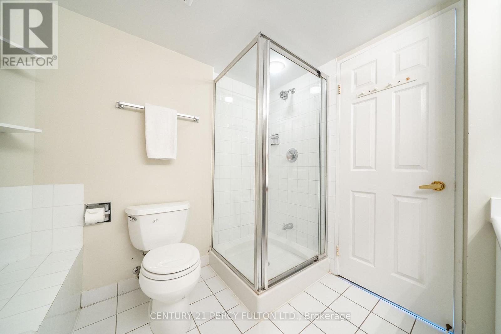 #206B 3231 EGLINTON AVENUE E - 20