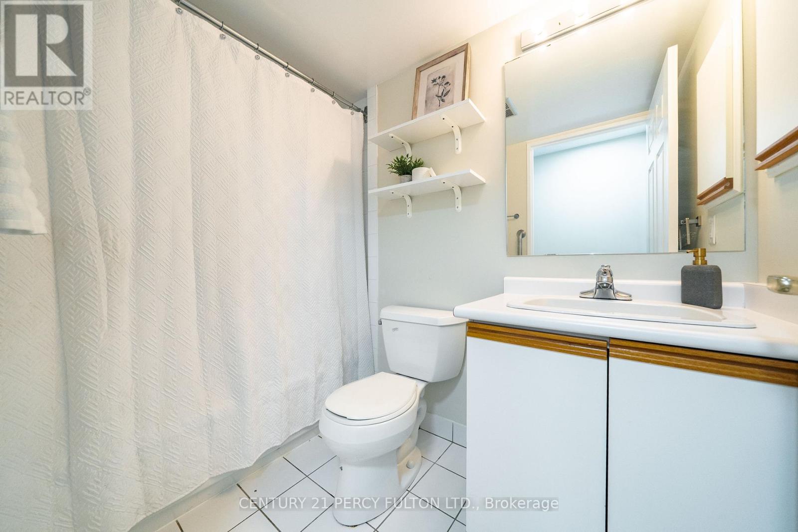 #206B 3231 EGLINTON AVENUE E - 23