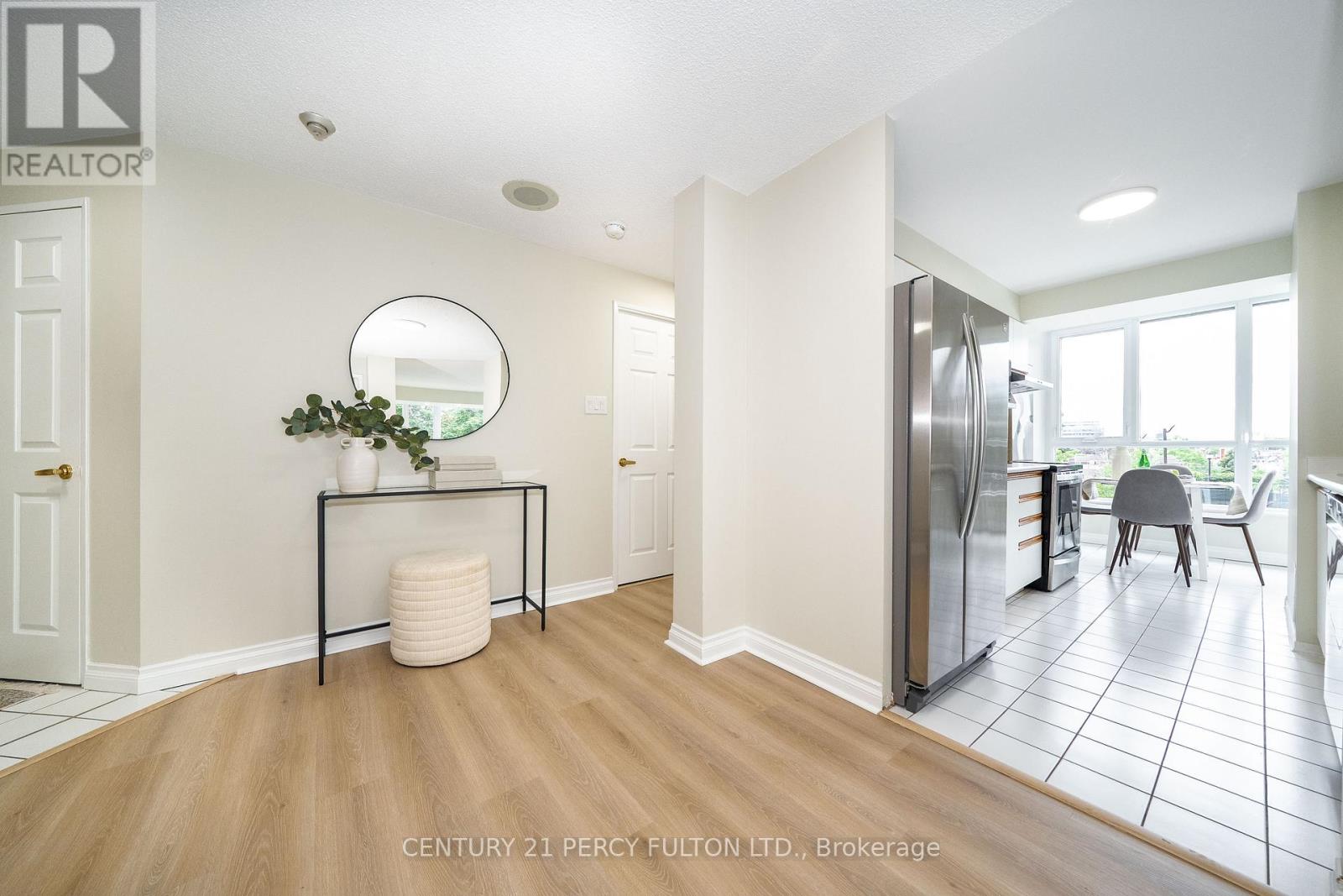 #206B 3231 EGLINTON AVENUE E - 6