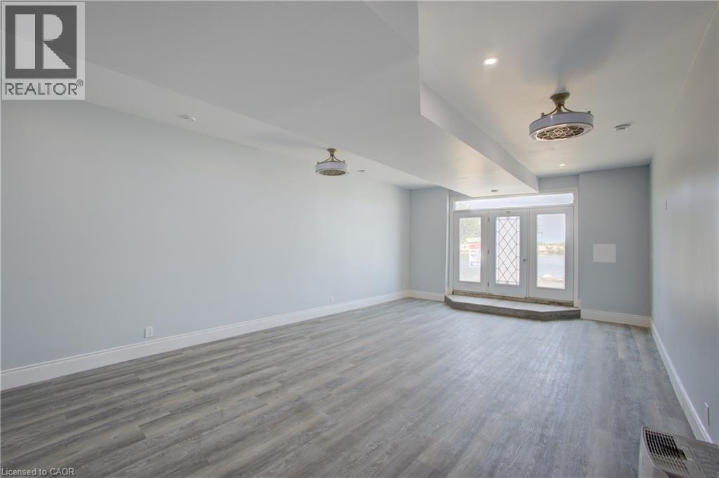 4 BROWNS Lane - 31