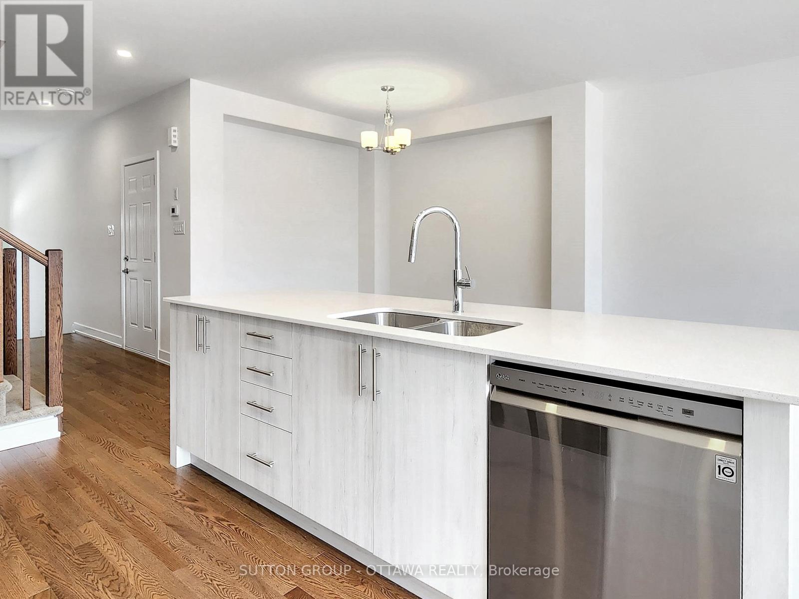 3 Bed, 3 Bath House for Rent in Ottawa – 274 DARJEELING AVENUE, Ottawa – MLS# X13592232 - Image 24