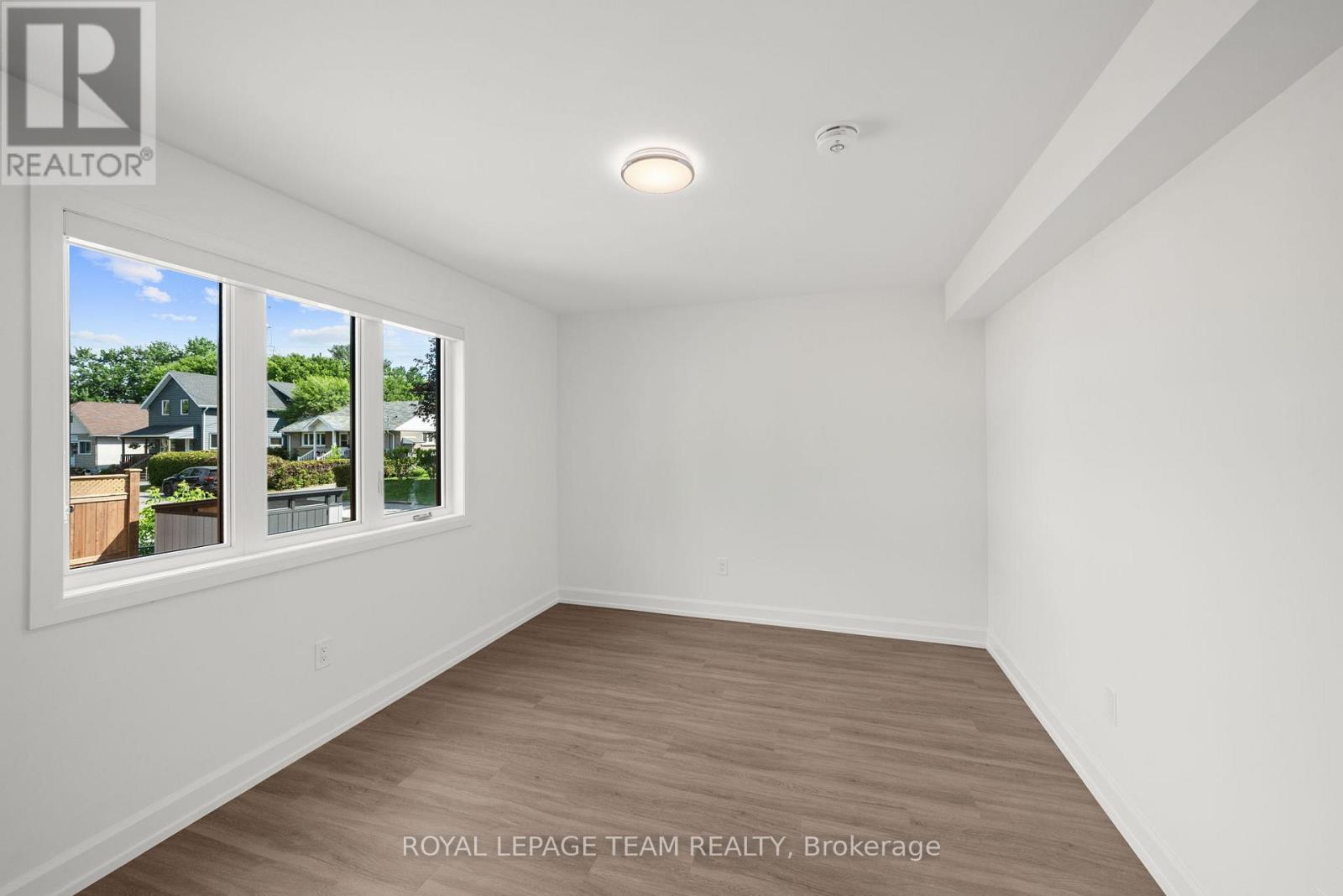 3 Bed, 2 Bath Multi-Family for Rent in Ottawa – MAIN – 998 HOLLINGTON STREET, Ottawa – MLS# X13592268 - Image 13