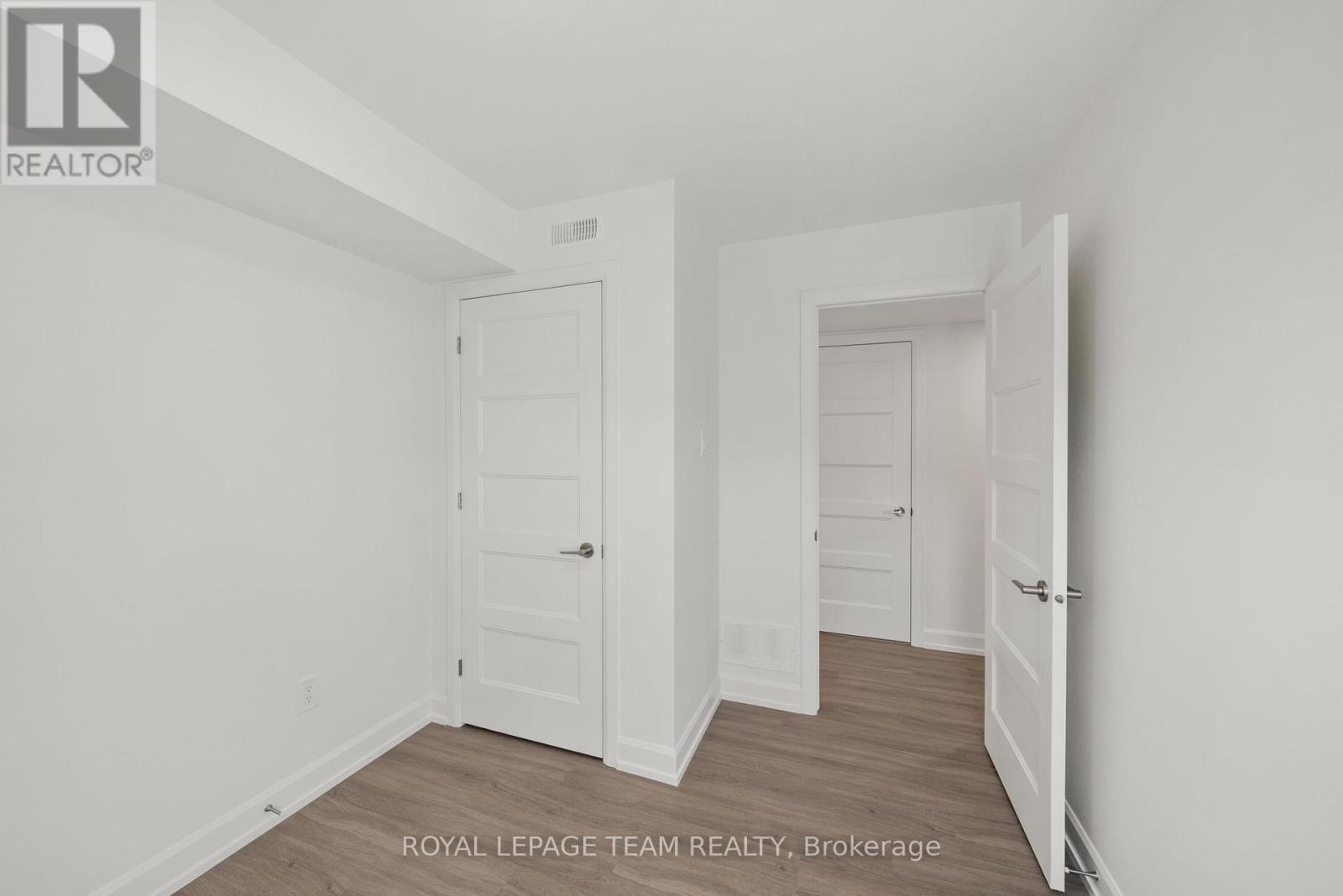 3 Bed, 2 Bath Multi-Family for Rent in Ottawa – MAIN – 998 HOLLINGTON STREET, Ottawa – MLS# X13592268 - Image 23