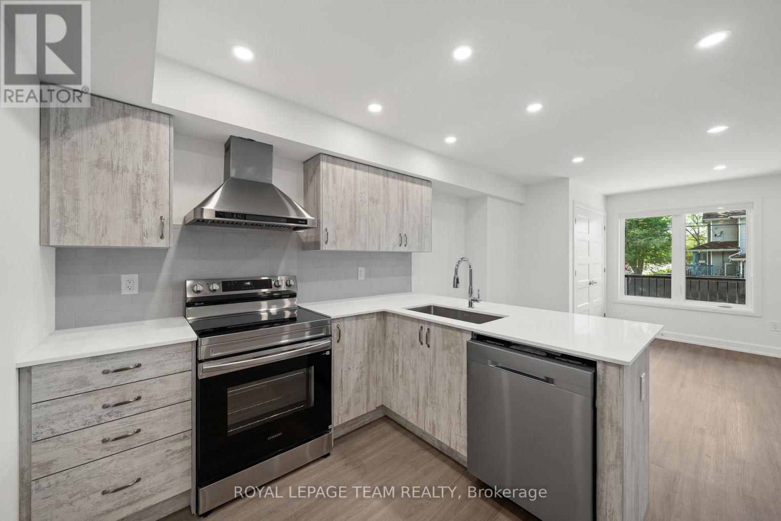 3 Bed, 2 Bath Multi-Family for Rent in Ottawa – MAIN – 998 HOLLINGTON STREET, Ottawa – MLS# X13592268 - Image 9
