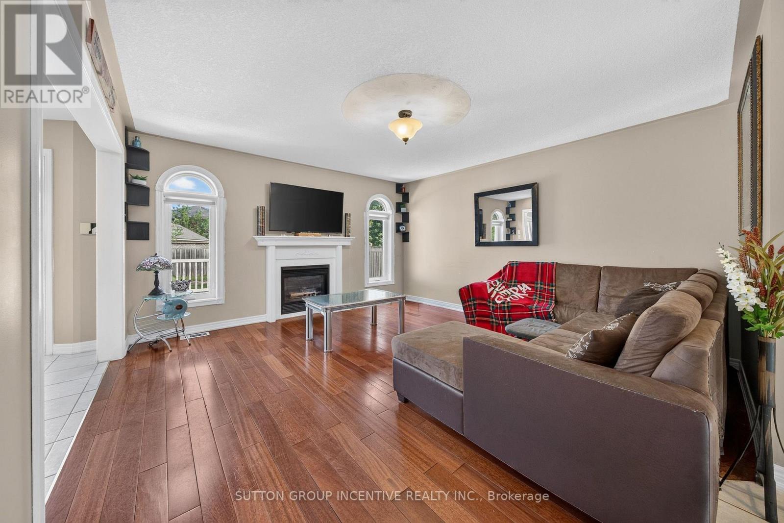 850 LESLIE DRIVE - 5