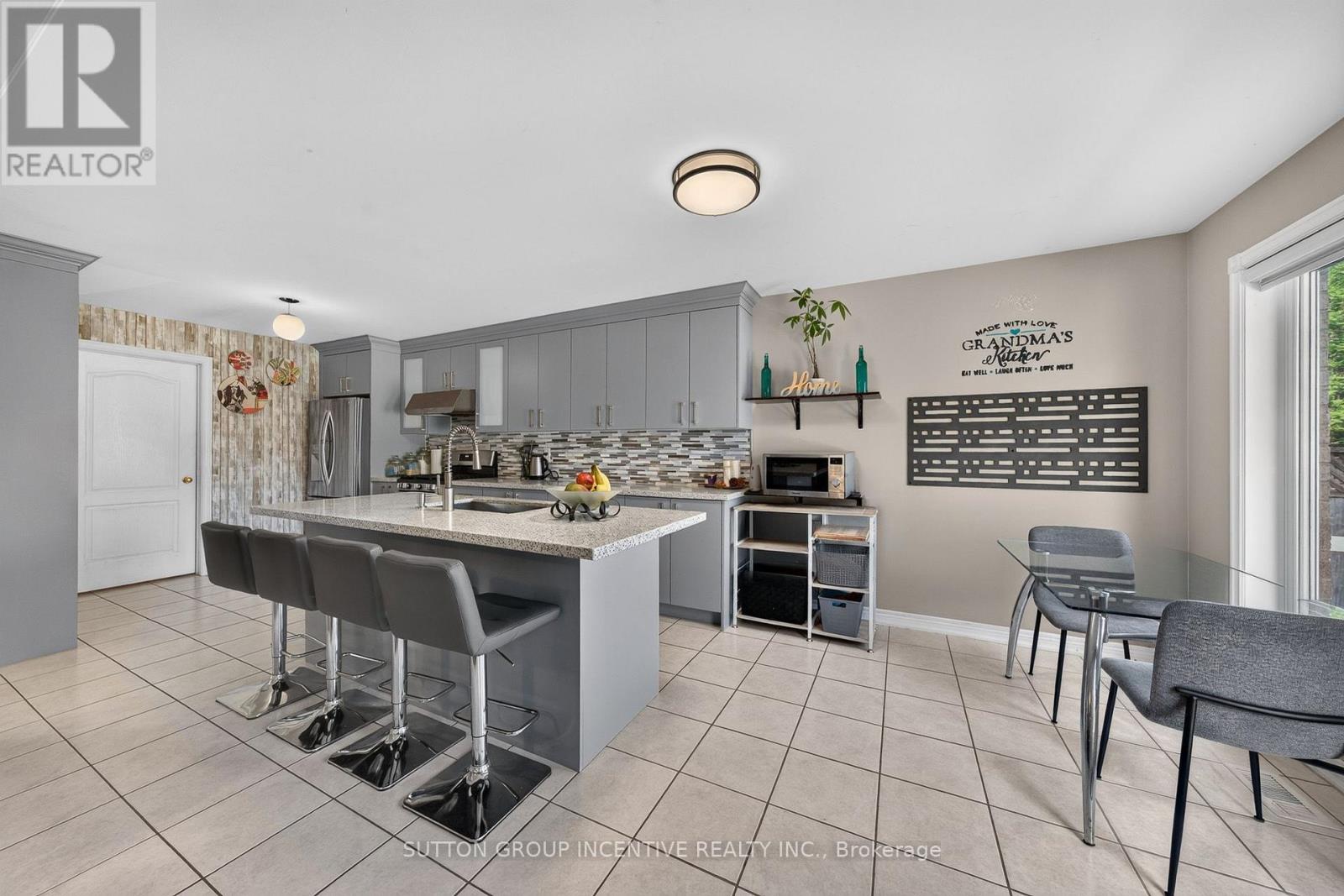 850 LESLIE DRIVE - 7
