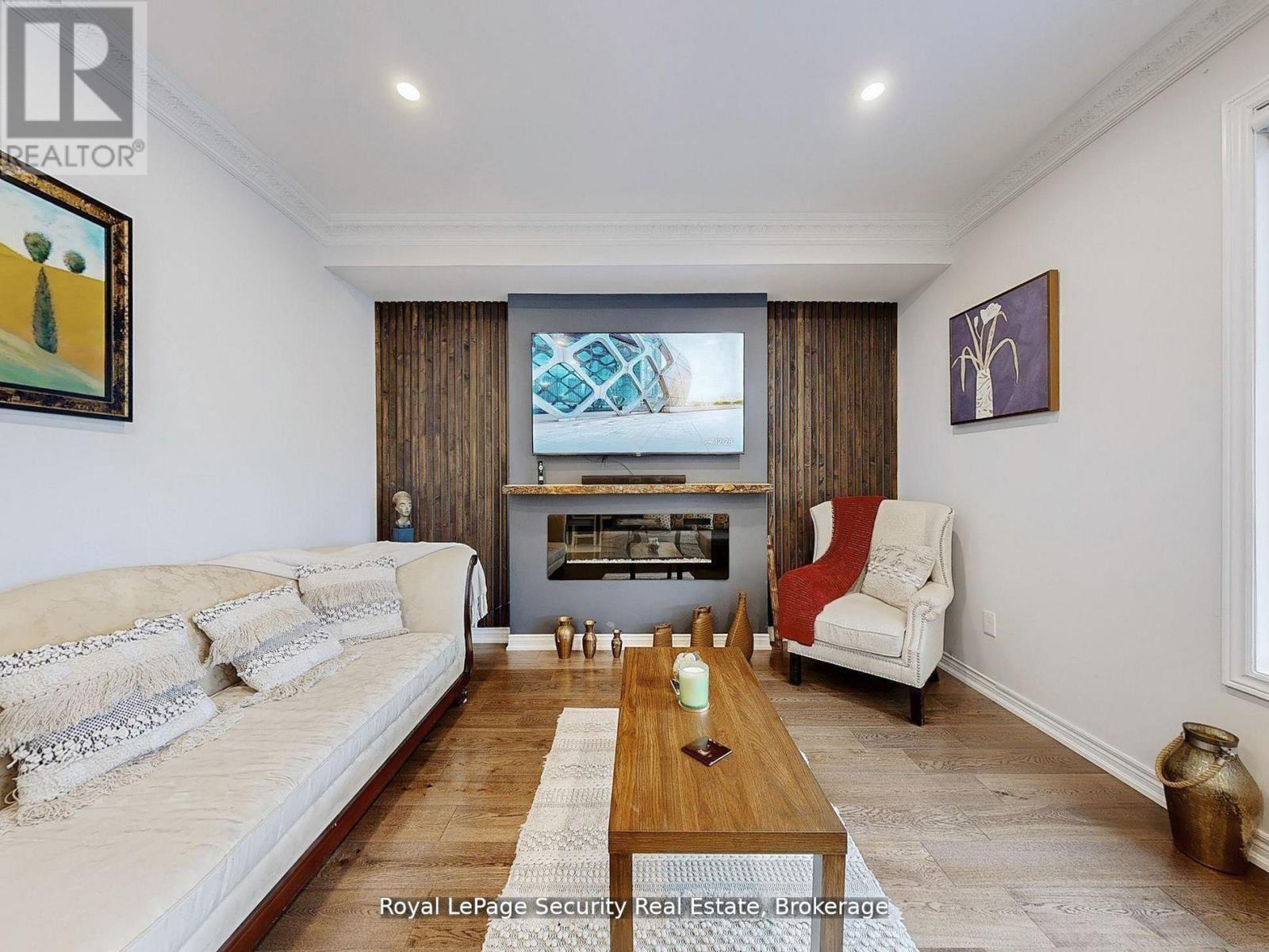 128 DAISEYFIELD CRESCENT - 13