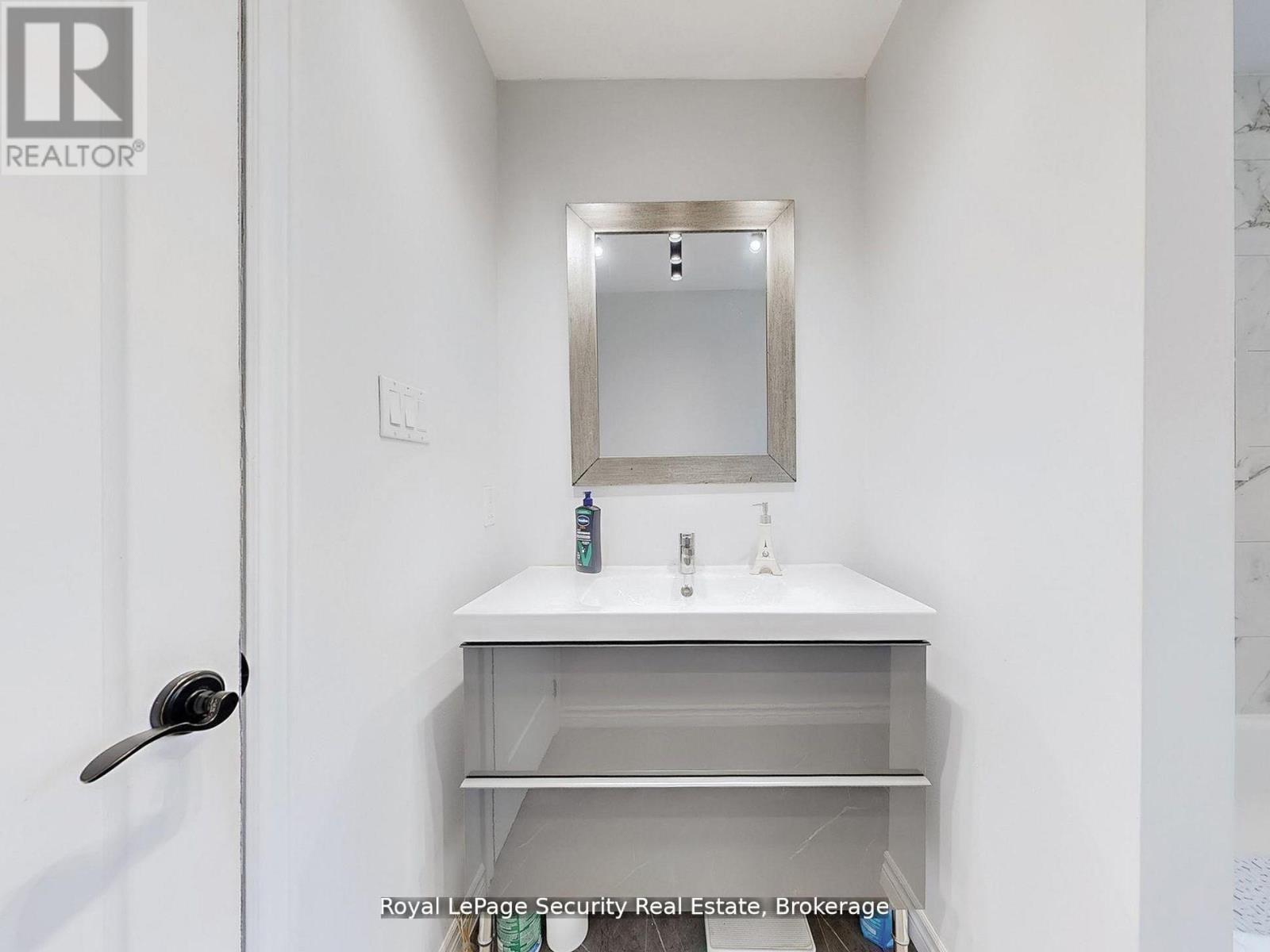 128 DAISEYFIELD CRESCENT - 38