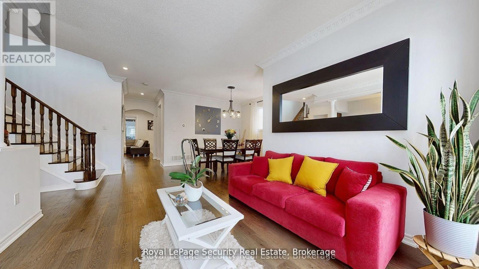 128 DAISEYFIELD CRESCENT - 4