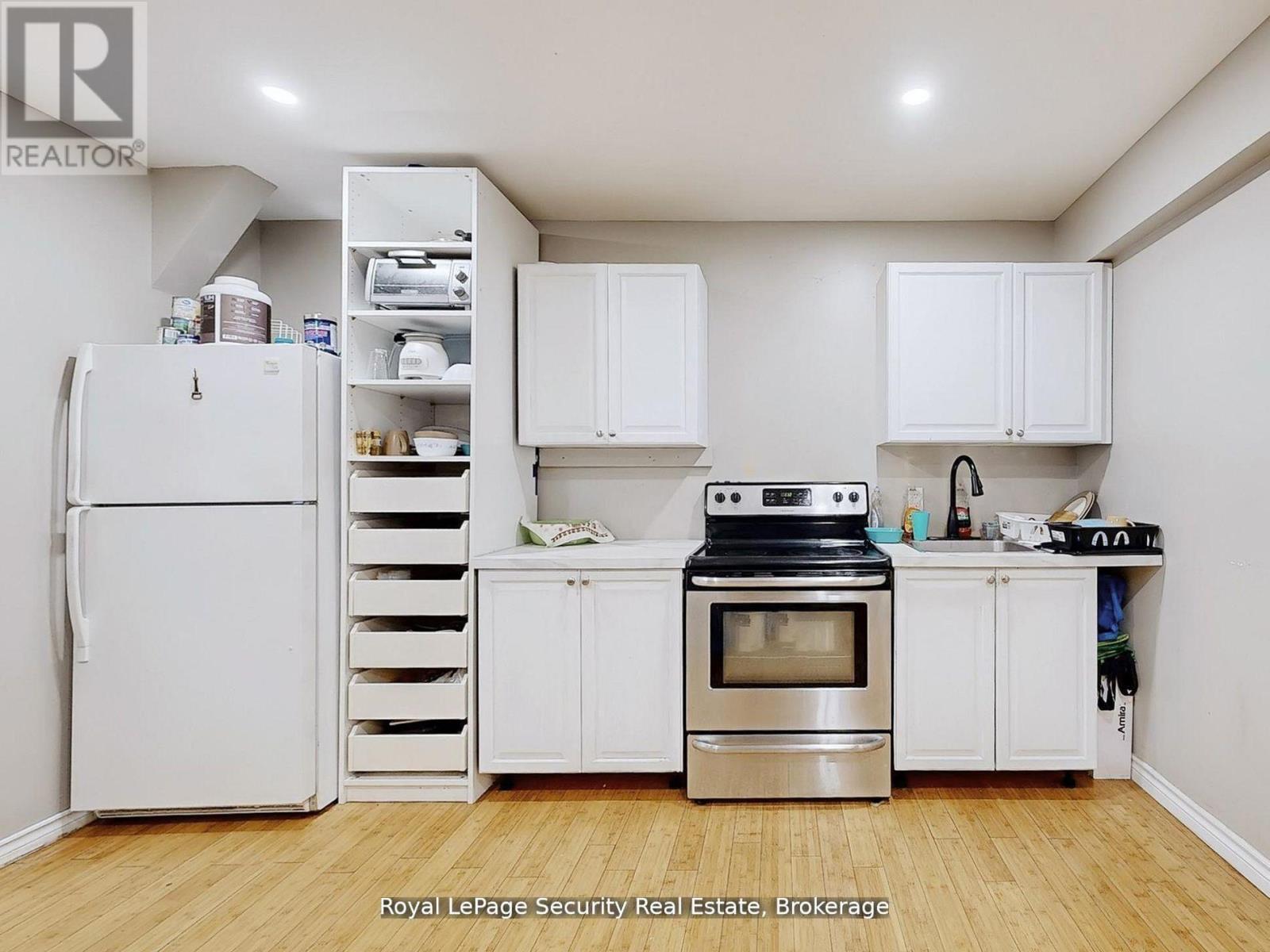 128 DAISEYFIELD CRESCENT - 40
