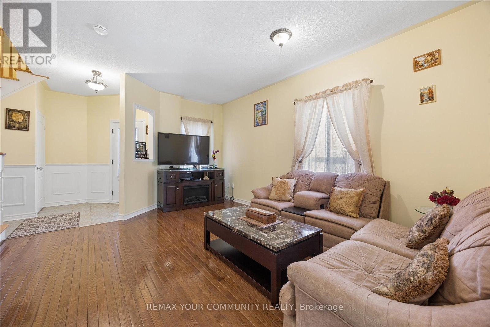 41 OLD COLONY ROAD - 11