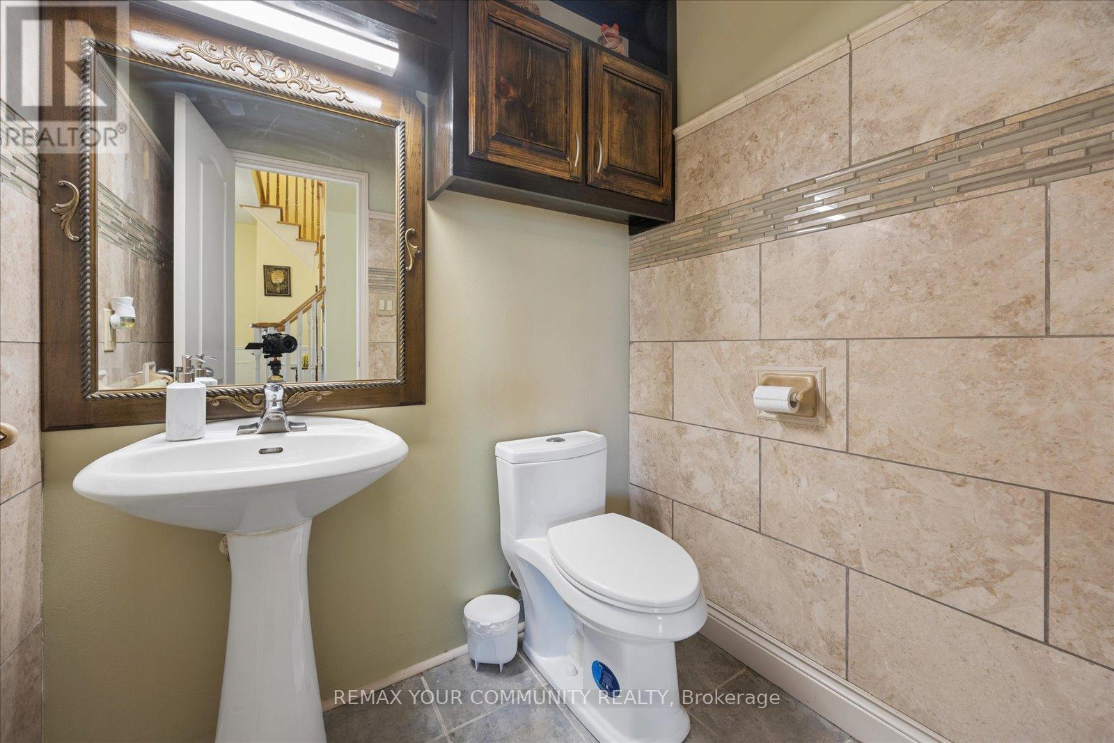 41 OLD COLONY ROAD - 17