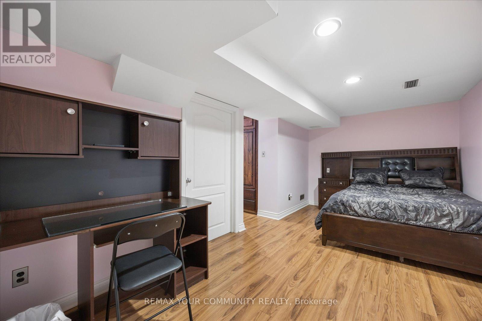41 OLD COLONY ROAD - 34