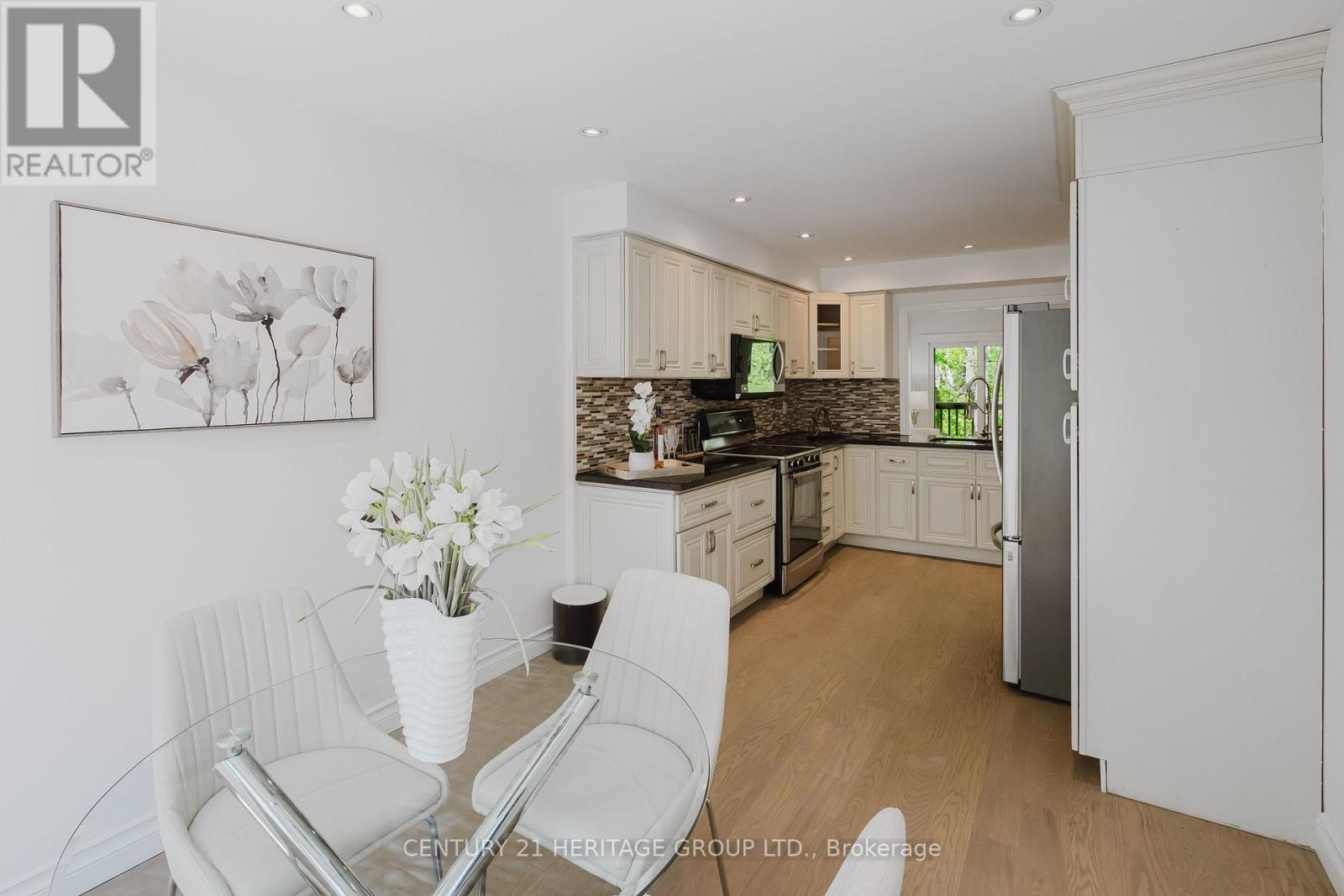 #35 80 MCCALLUM DRIVE - 19
