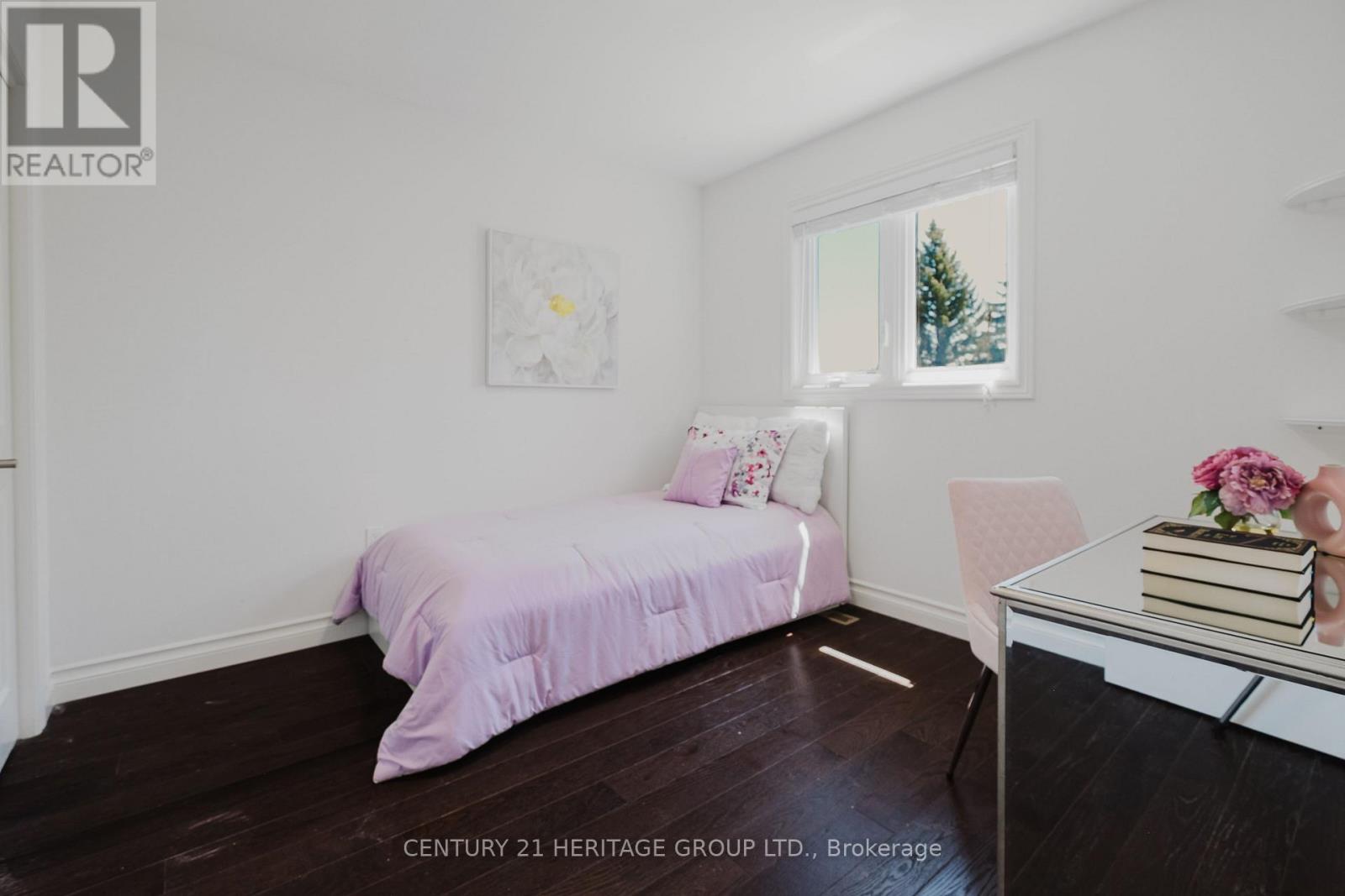 #35 80 MCCALLUM DRIVE - 31