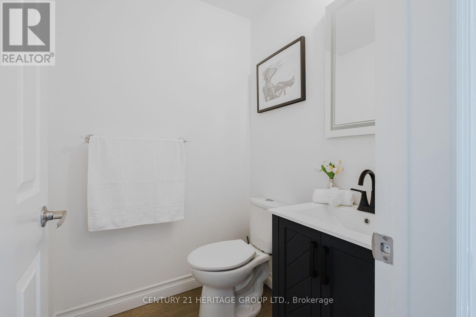 #35 80 MCCALLUM DRIVE - 37