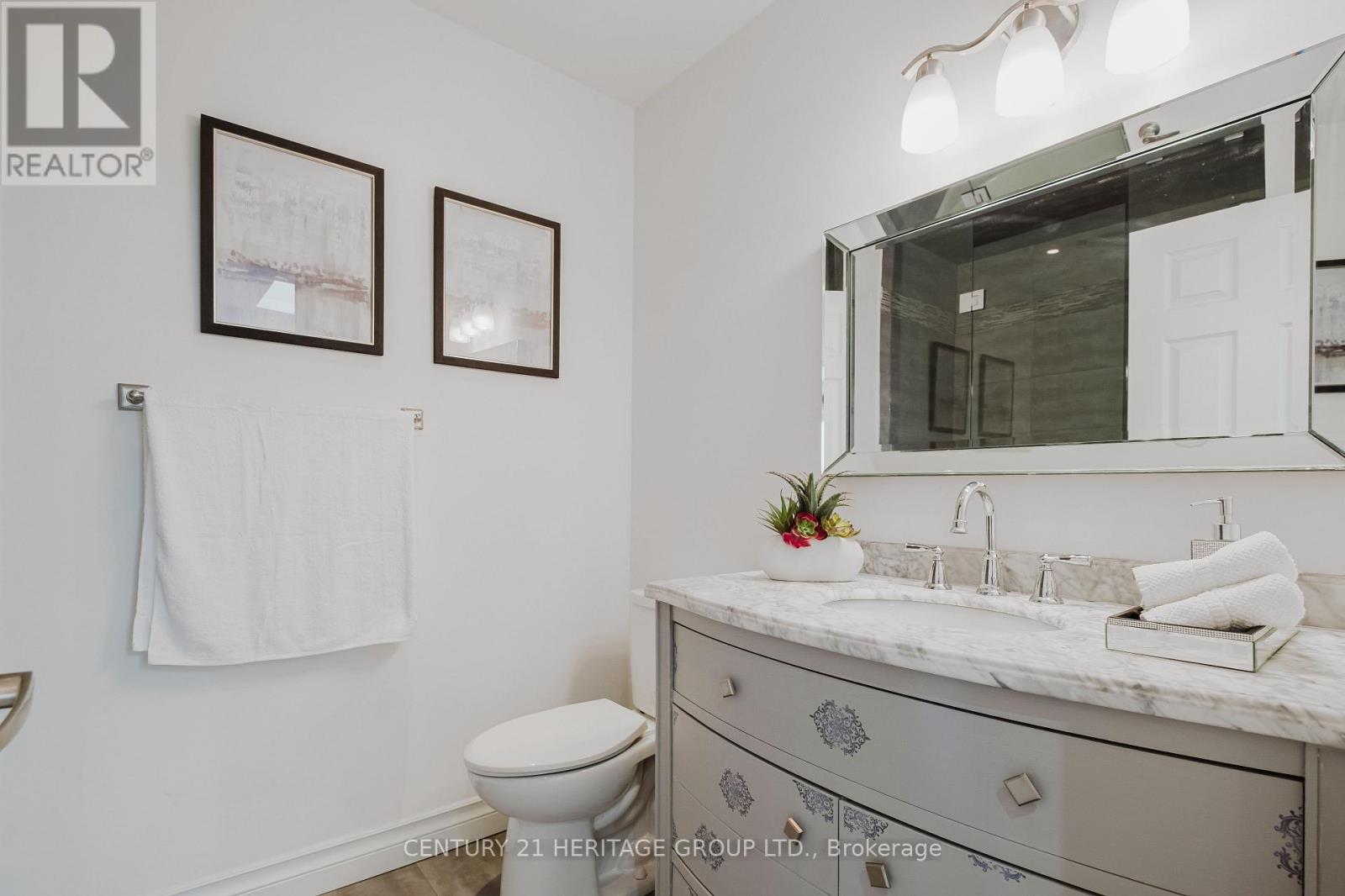 #35 80 MCCALLUM DRIVE - 39