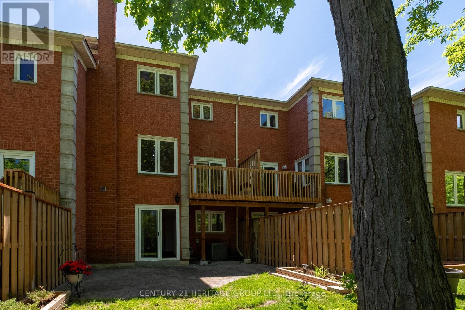 #35 80 MCCALLUM DRIVE - 43