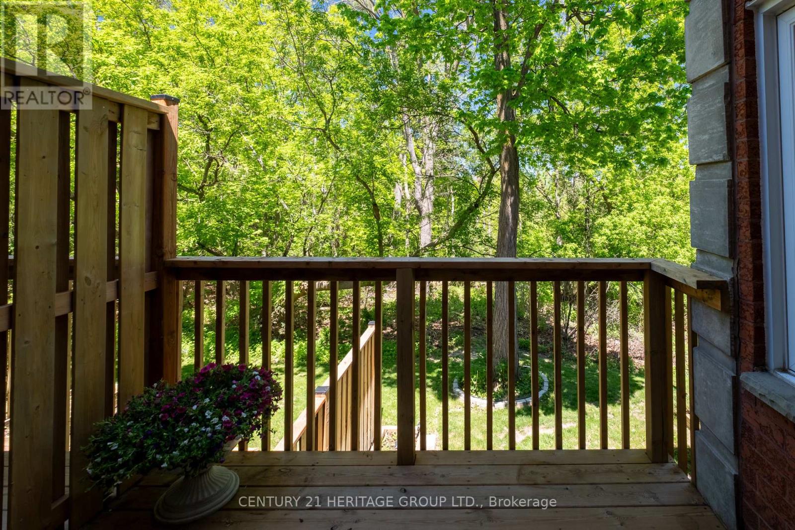 #35 80 MCCALLUM DRIVE - 44