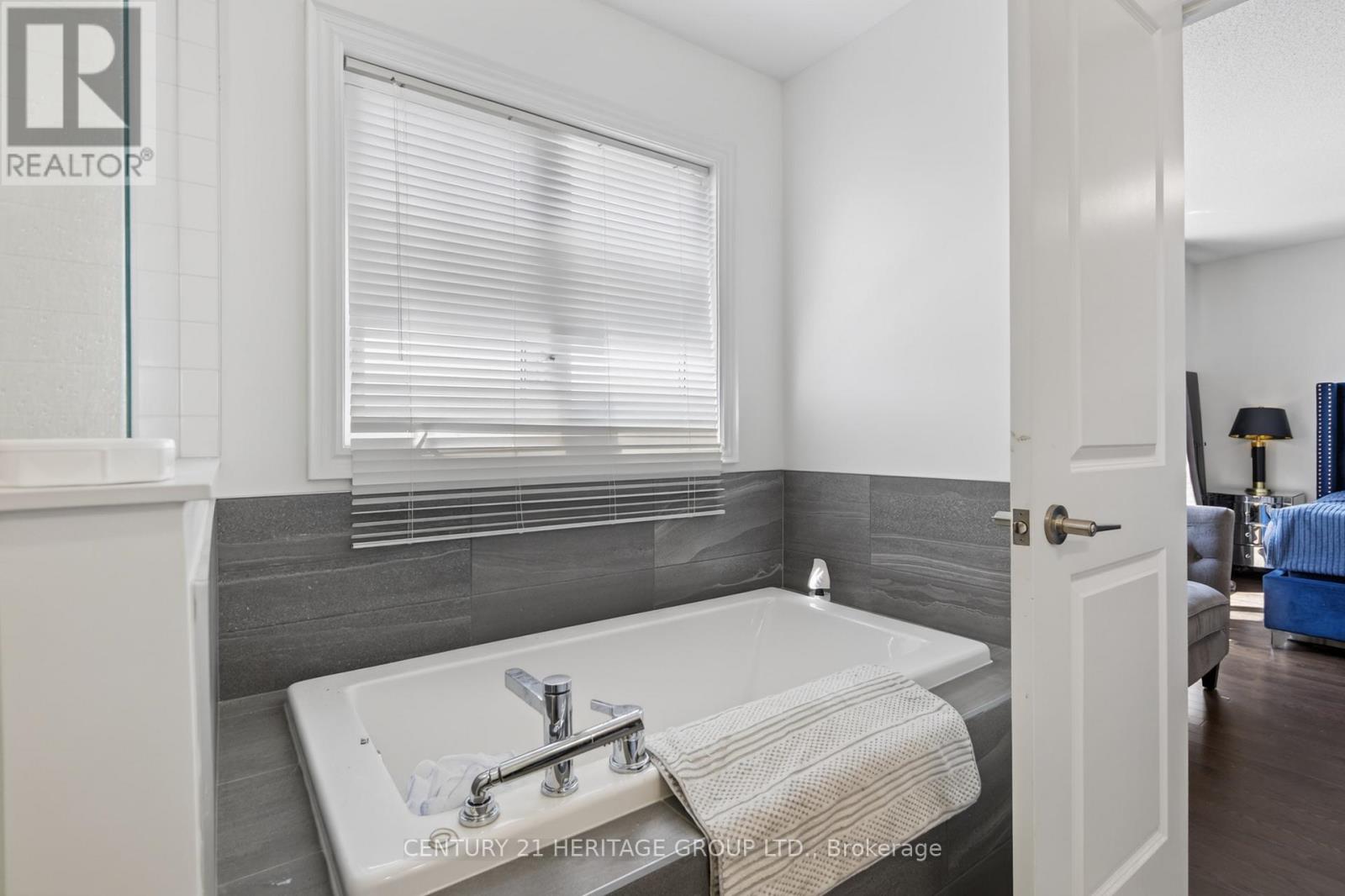 77 MONTROSE BOULEVARD - 20