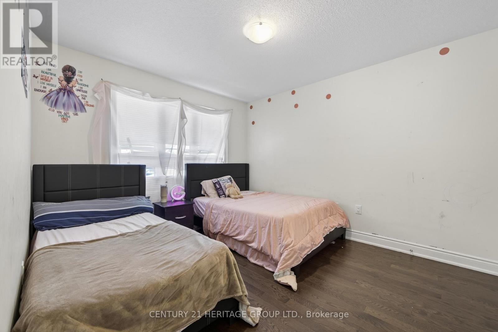 77 MONTROSE BOULEVARD - 26