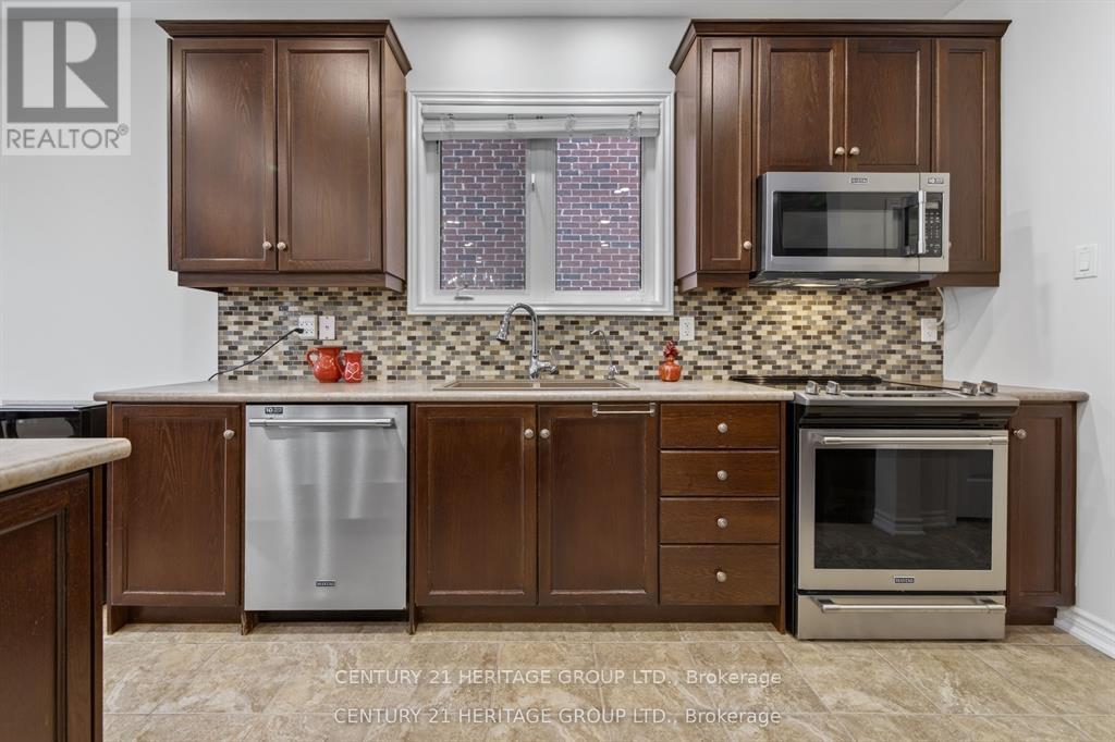 136 RIVEREDGE DRIVE - 10