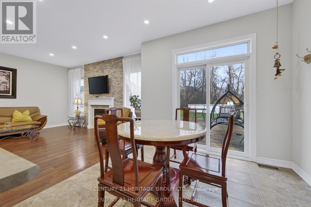 136 RIVEREDGE DRIVE - 13