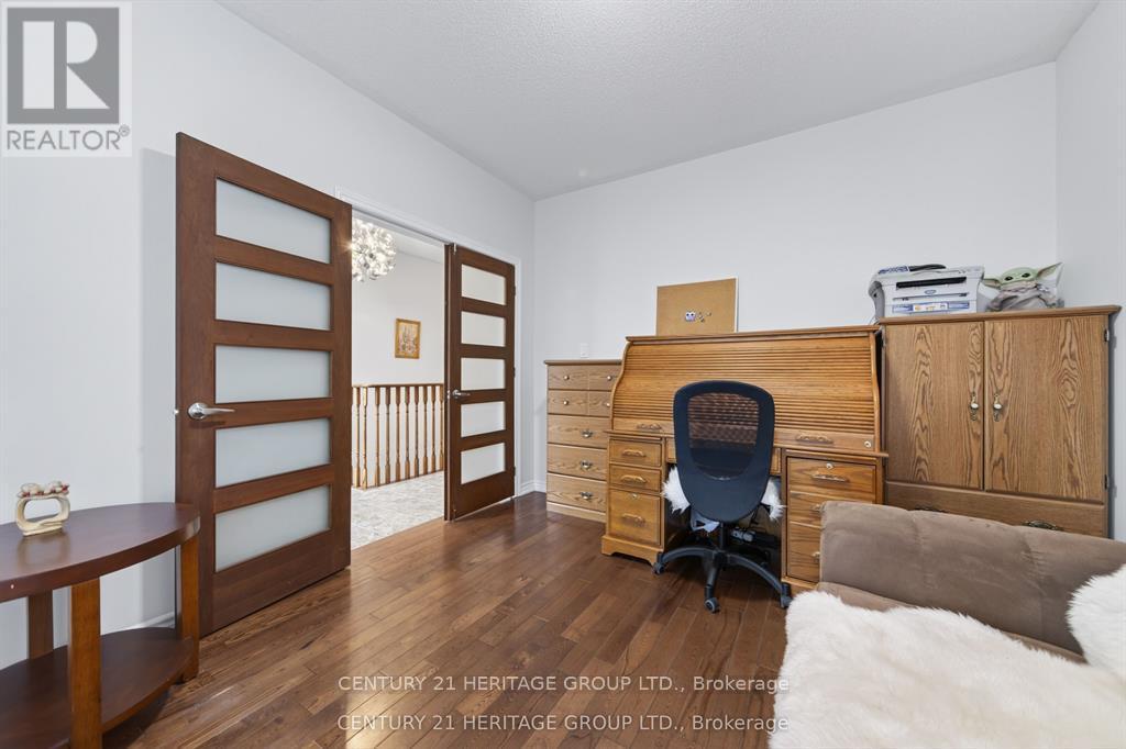 136 RIVEREDGE DRIVE - 16