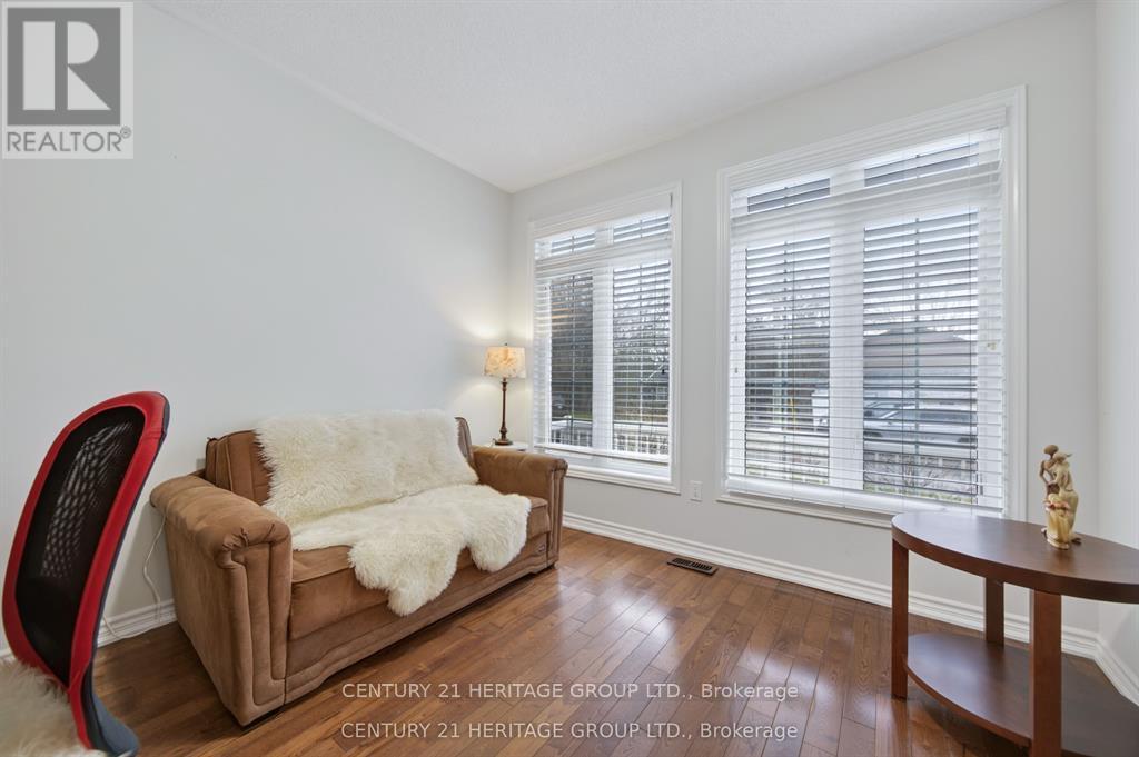 136 RIVEREDGE DRIVE - 17