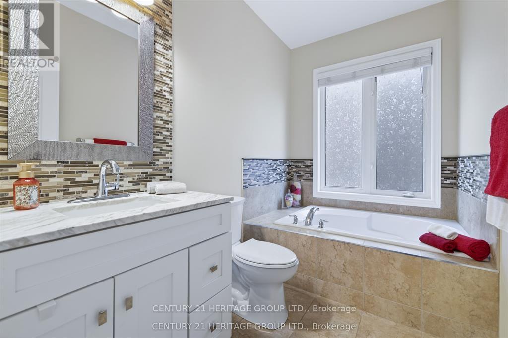 136 RIVEREDGE DRIVE - 20