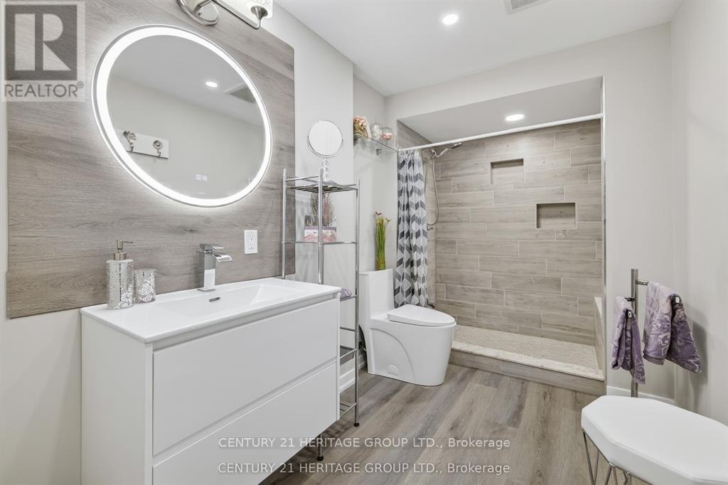 136 RIVEREDGE DRIVE - 24