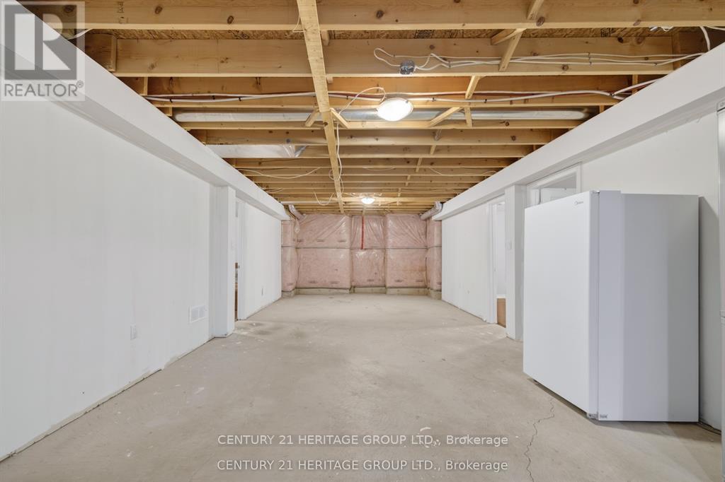 136 RIVEREDGE DRIVE - 31